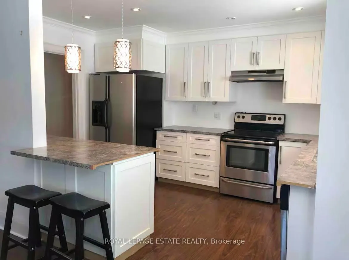 Photo 4 of Unit UPPER, 62 Scarboro Beach Boulevard, Toronto, The Beaches — HOMEH