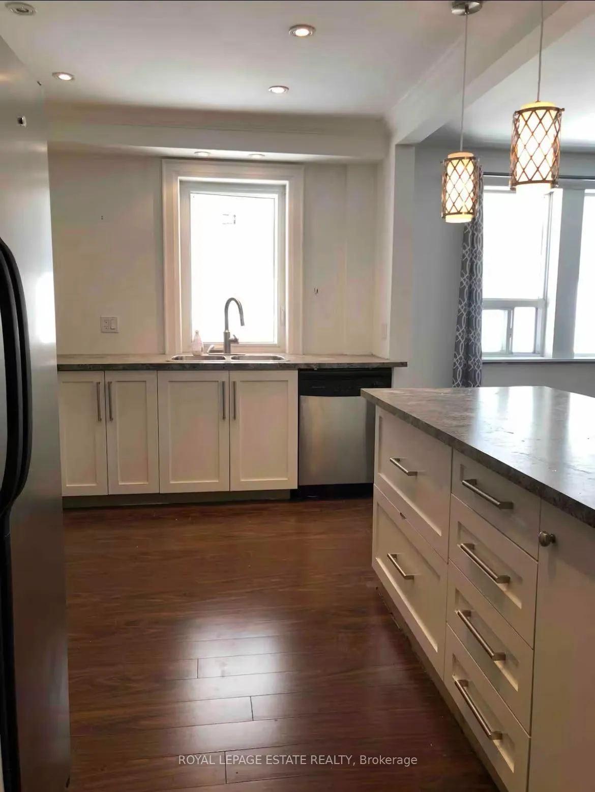 Photo 6 of Unit UPPER, 62 Scarboro Beach Boulevard, Toronto, The Beaches — HOMEH
