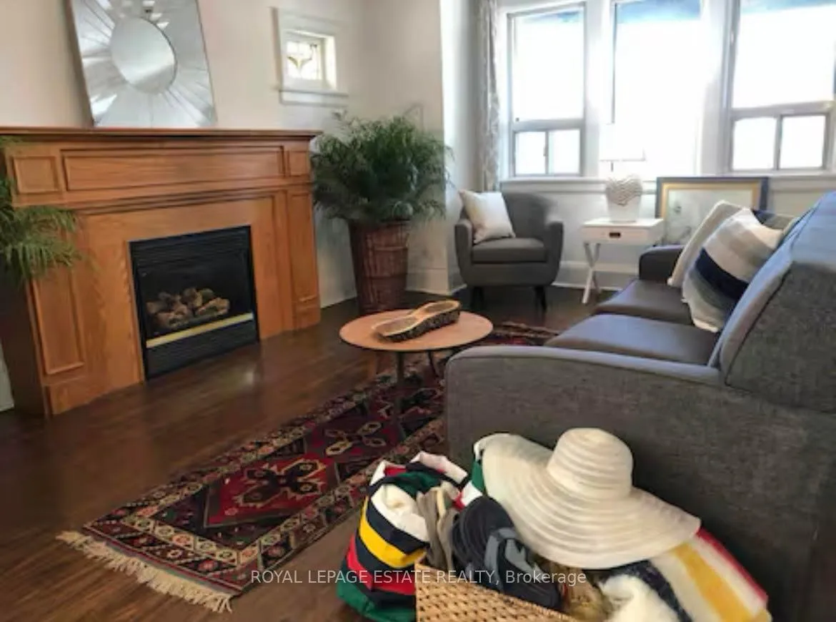 Photo 9 of Unit UPPER, 62 Scarboro Beach Boulevard, Toronto, The Beaches — HOMEH