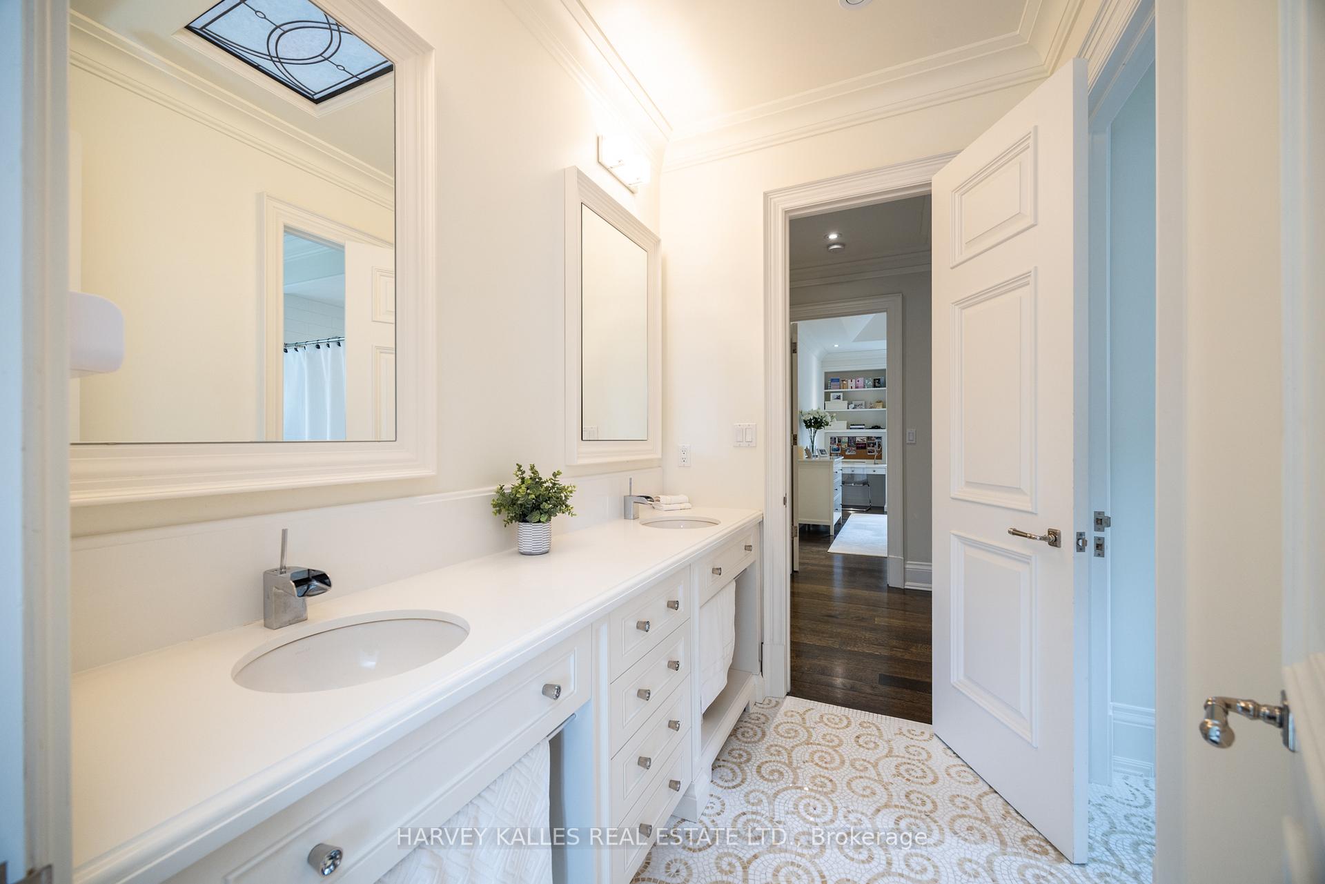 Photo 30 of 50 Lawrence Crescent, Toronto, Lawrence Park South — HOMEH