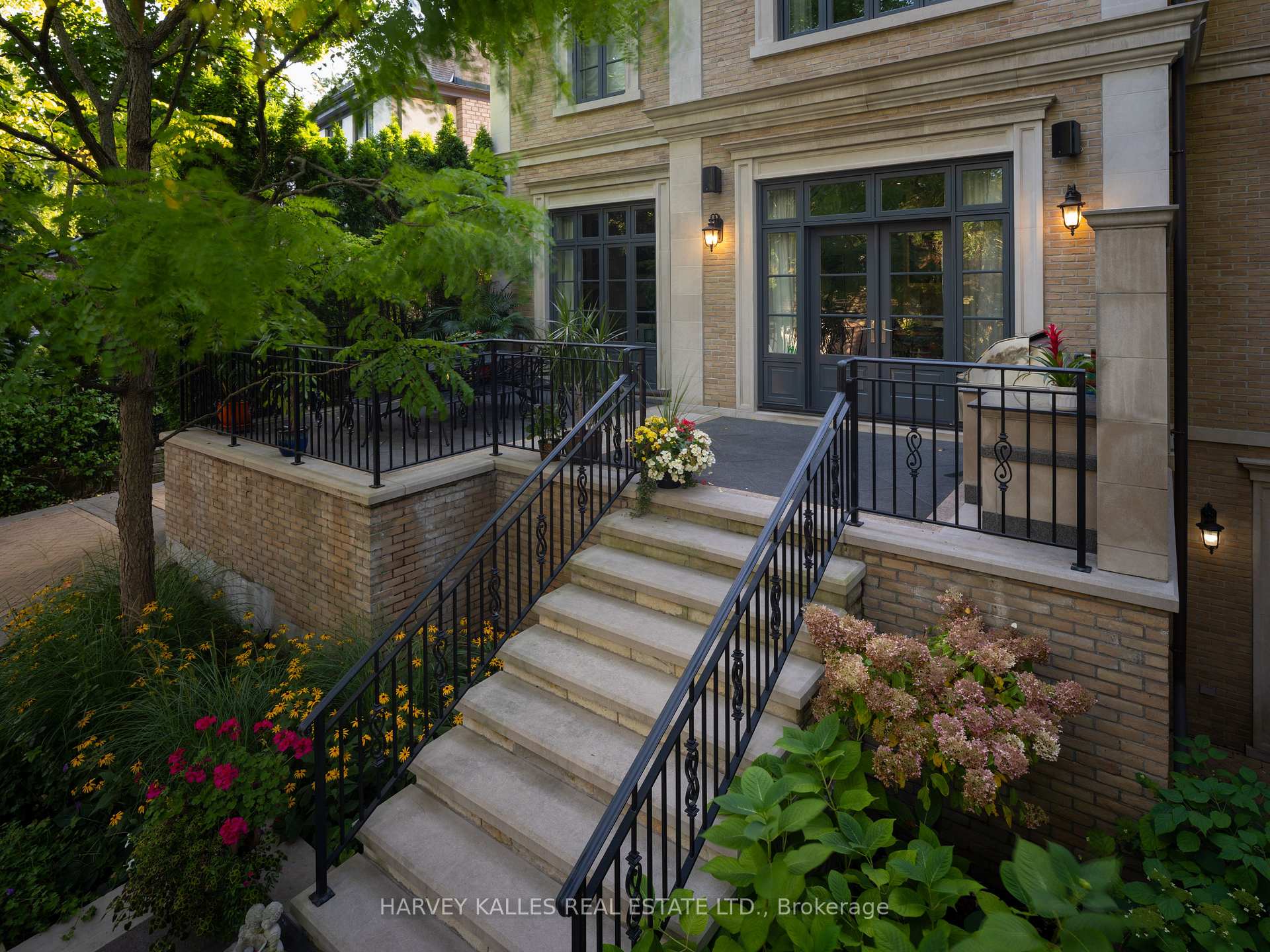 Photo 43 of 50 Lawrence Crescent, Toronto, Lawrence Park South — HOMEH