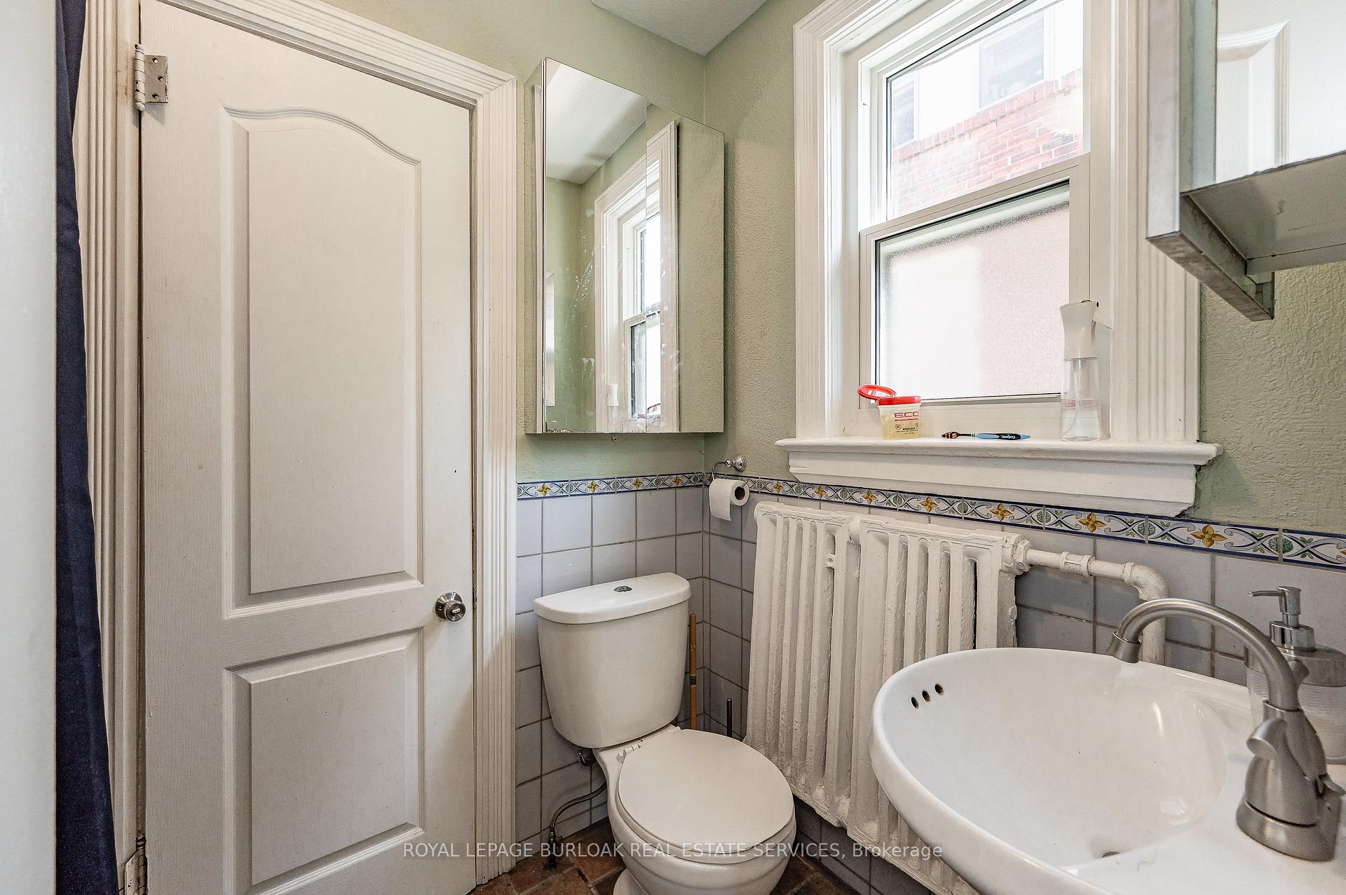 Photo 18 of 527 Kingston Road, Toronto, The Beaches — HOMEH