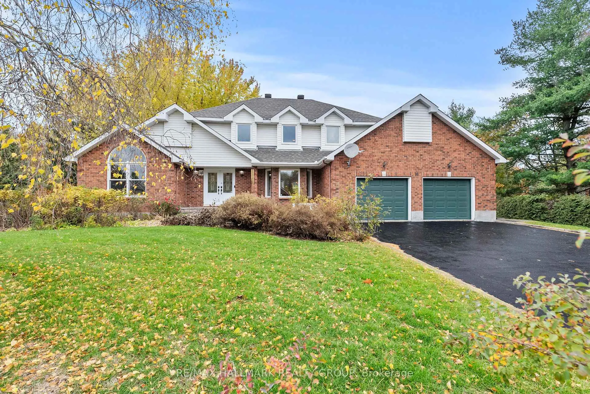 Photo 1 of 16 Goodfellow Court, Ottawa, Fallowfield — HOMEH