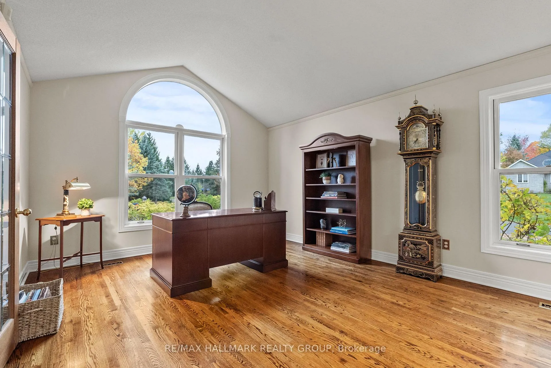Photo 3 of 16 Goodfellow Court, Ottawa, Fallowfield — HOMEH