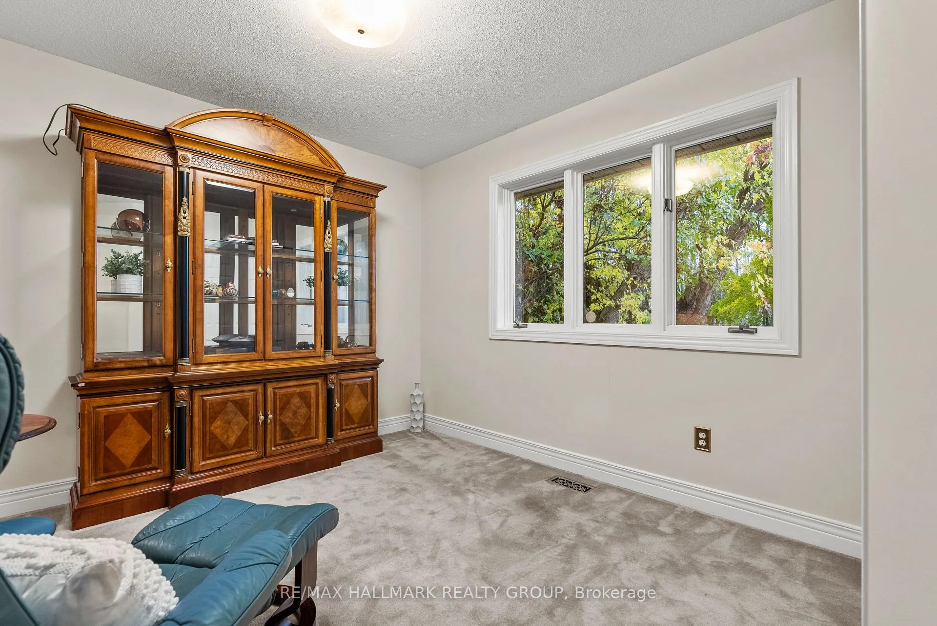 Photo 13 of 16 Goodfellow Court, Ottawa, Fallowfield — HOMEH