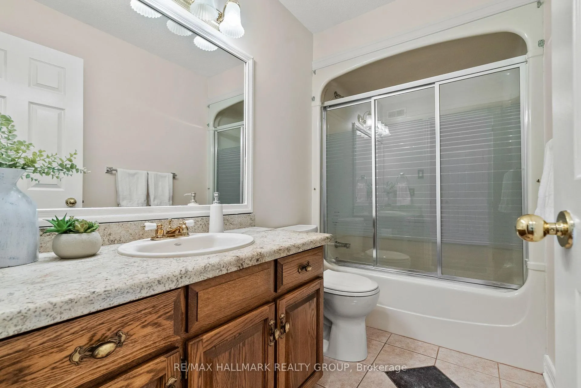 Photo 14 of 16 Goodfellow Court, Ottawa, Fallowfield — HOMEH