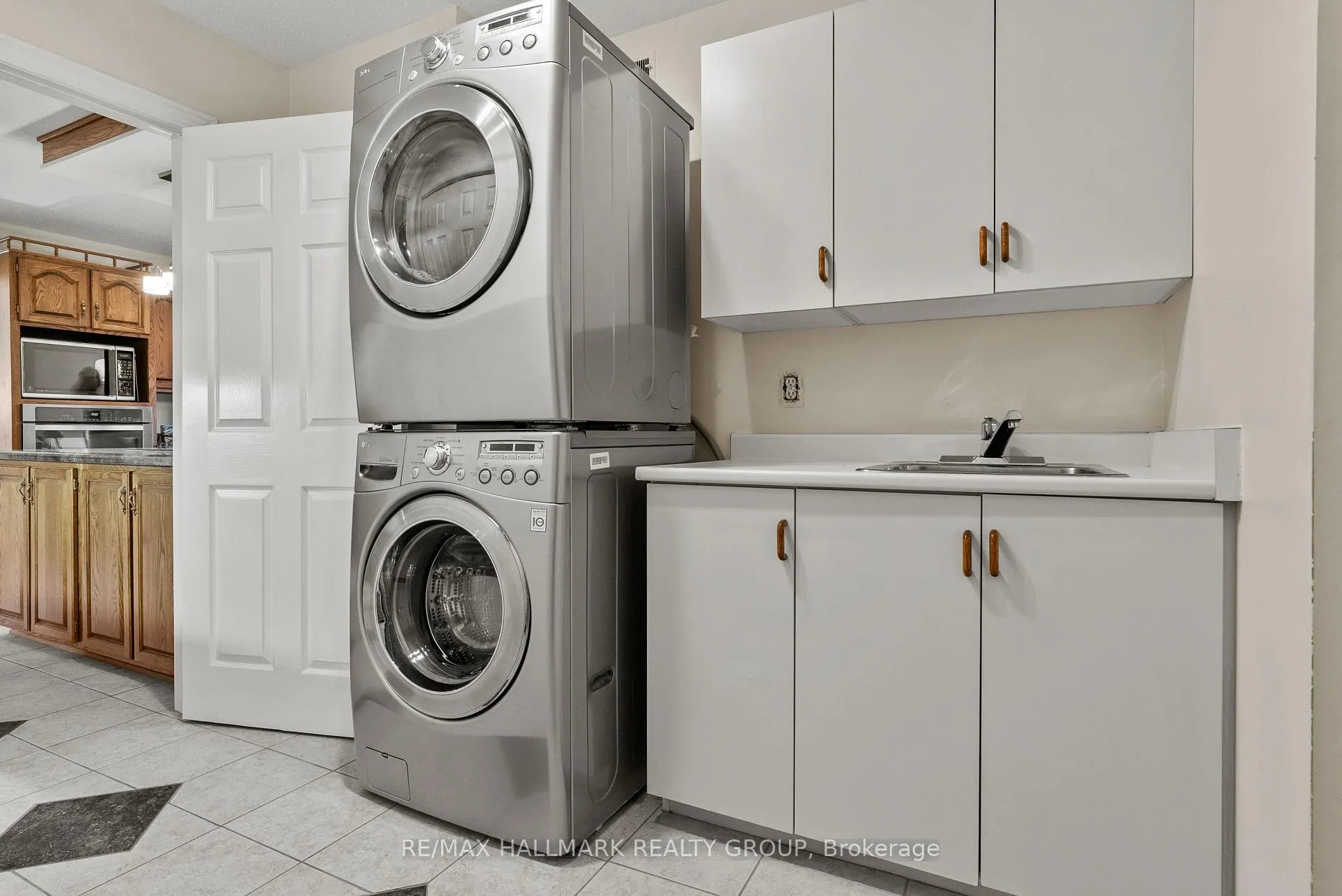 Photo 15 of 16 Goodfellow Court, Ottawa, Fallowfield — HOMEH