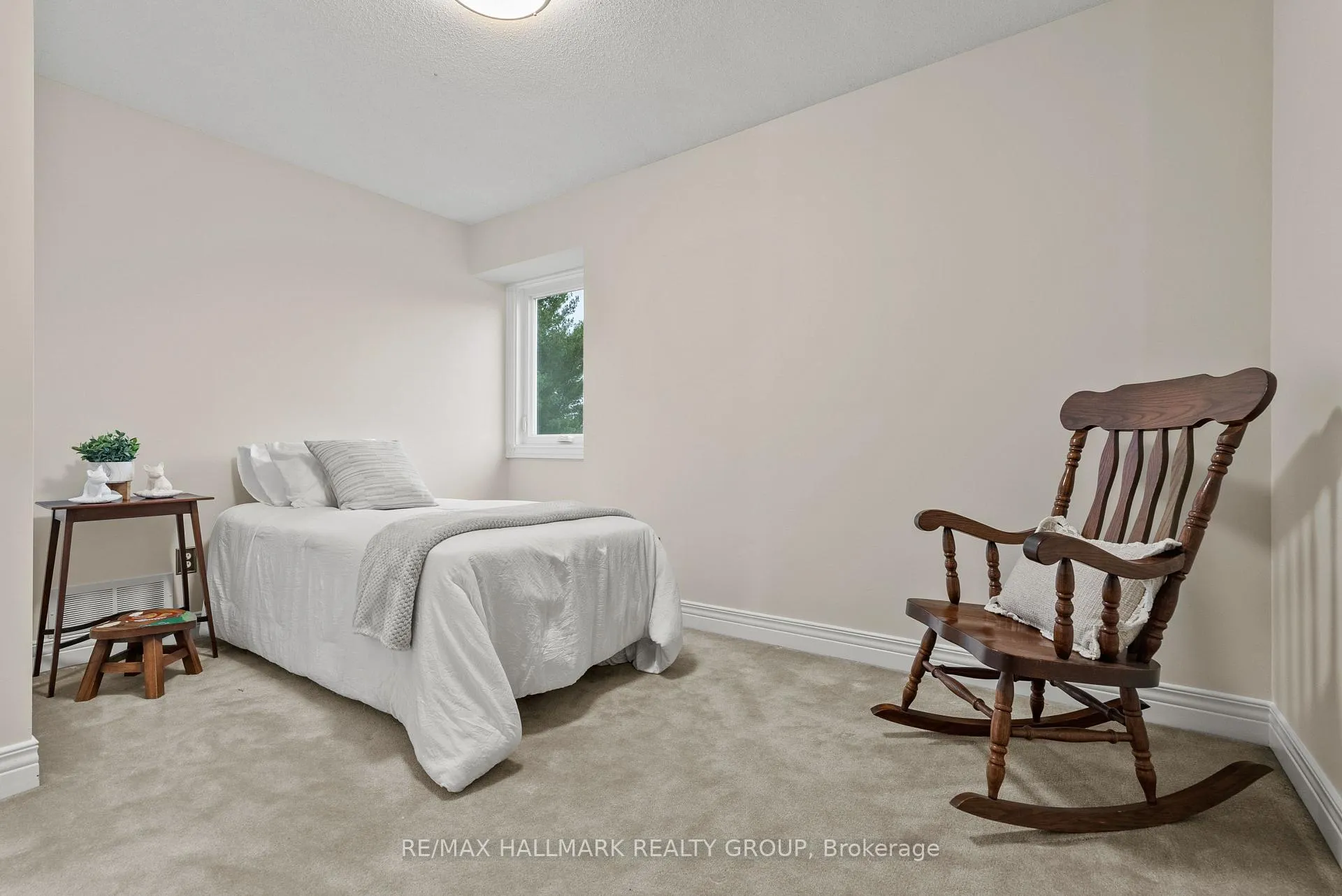 Photo 22 of 16 Goodfellow Court, Ottawa, Fallowfield — HOMEH