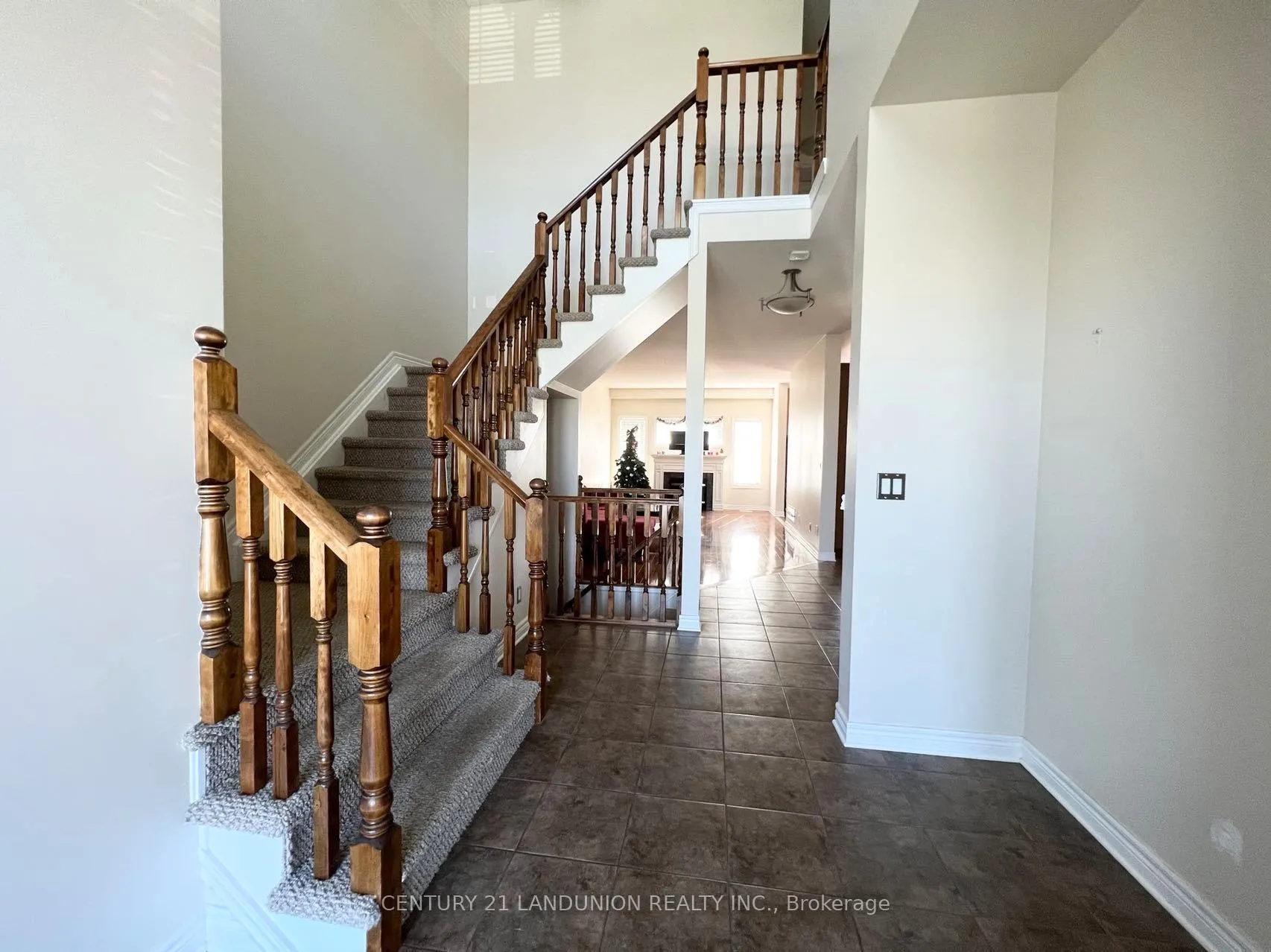Photo 4 of 281 Winterberry Boulevard, Thorold, Confederation Heights — HOMEH