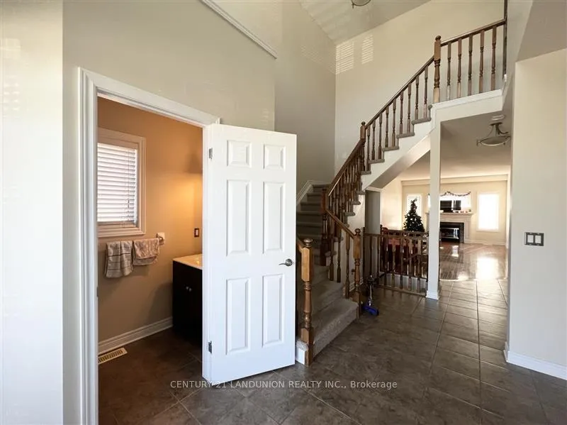 Photo 5 of 281 Winterberry Boulevard, Thorold, Confederation Heights — HOMEH