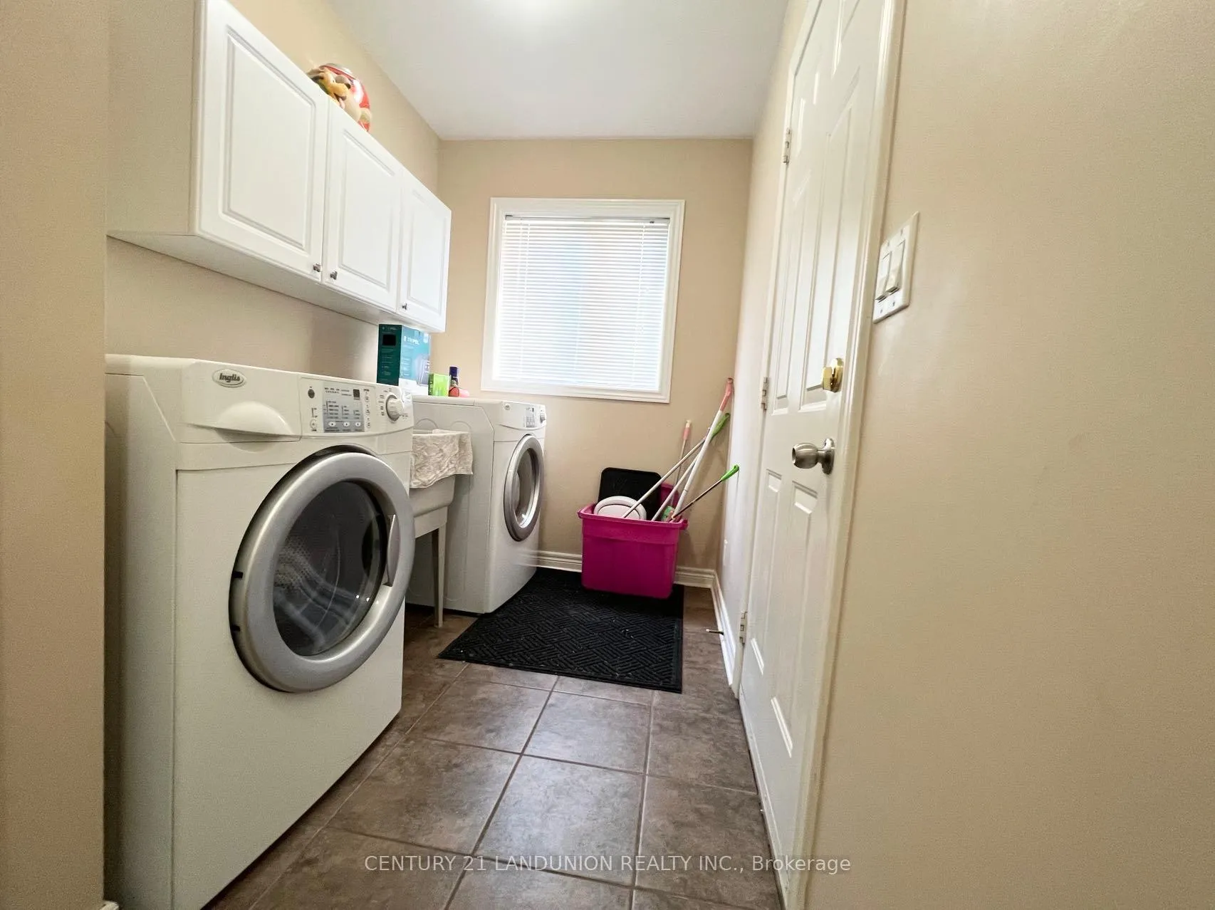 Photo 6 of 281 Winterberry Boulevard, Thorold, Confederation Heights — HOMEH