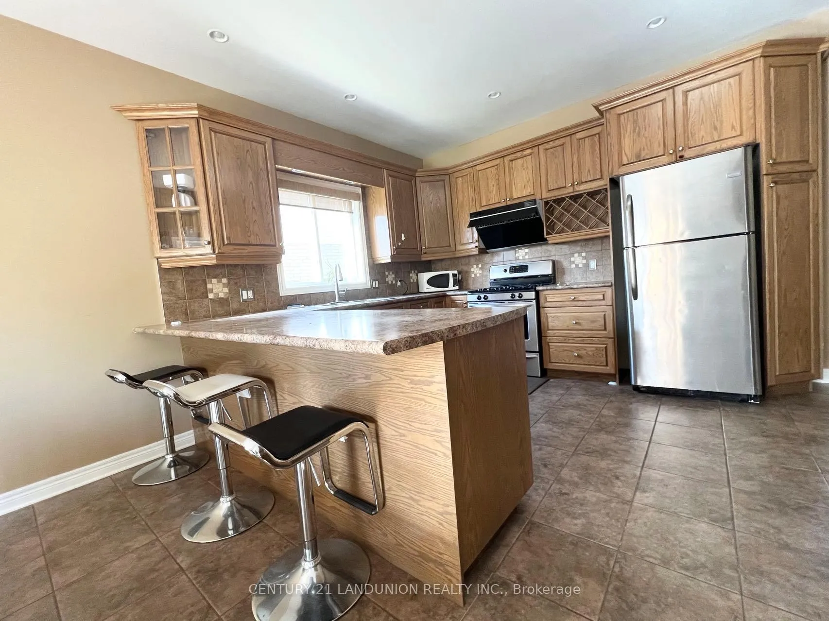 Photo 10 of 281 Winterberry Boulevard, Thorold, Confederation Heights — HOMEH