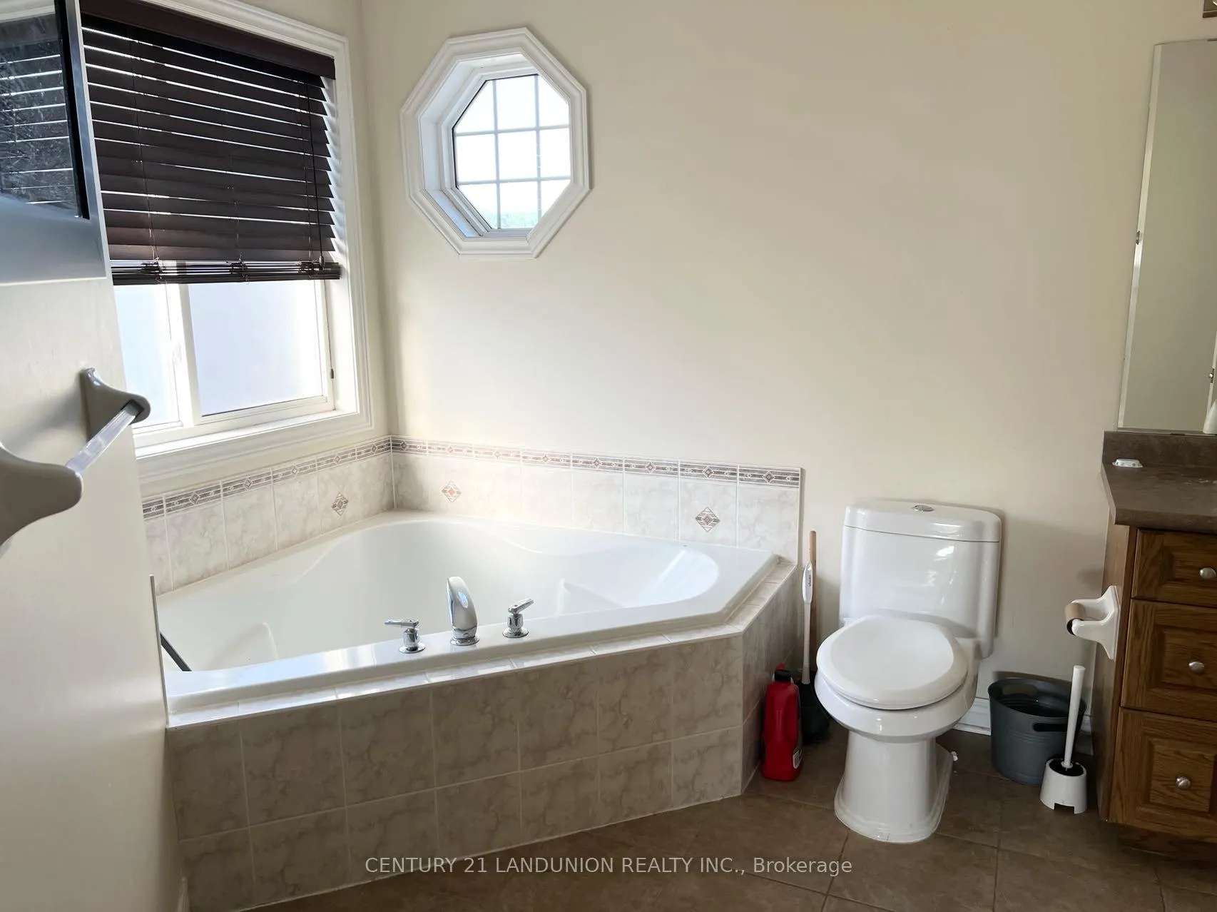 Photo 20 of 281 Winterberry Boulevard, Thorold, Confederation Heights — HOMEH