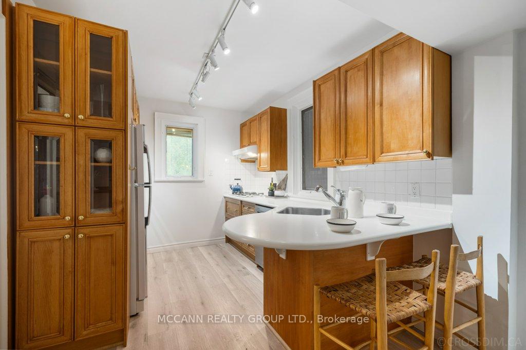 Photo 14 of 17 Donegall Drive, Toronto, Leaside — HOMEH