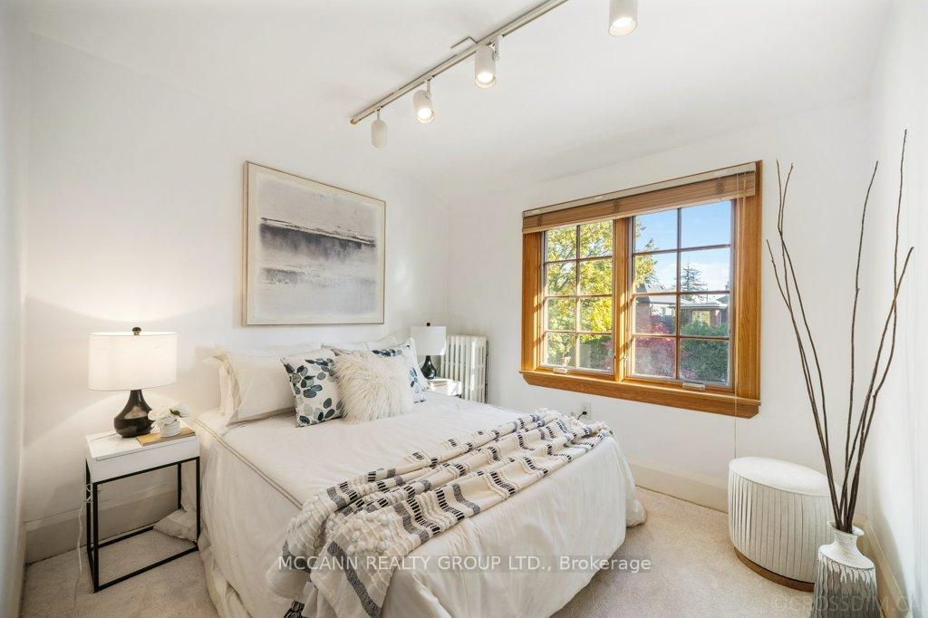 Photo 19 of 17 Donegall Drive, Toronto, Leaside — HOMEH