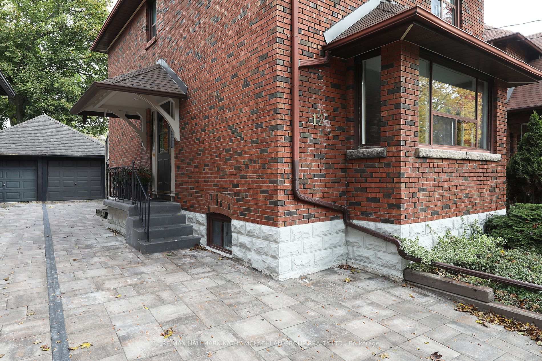 Photo 2 of 12 Cameron Crescent, Toronto, Leaside — HOMEH