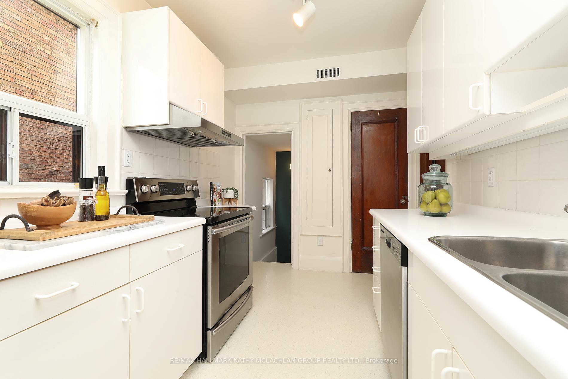 Photo 12 of 12 Cameron Crescent, Toronto, Leaside — HOMEH