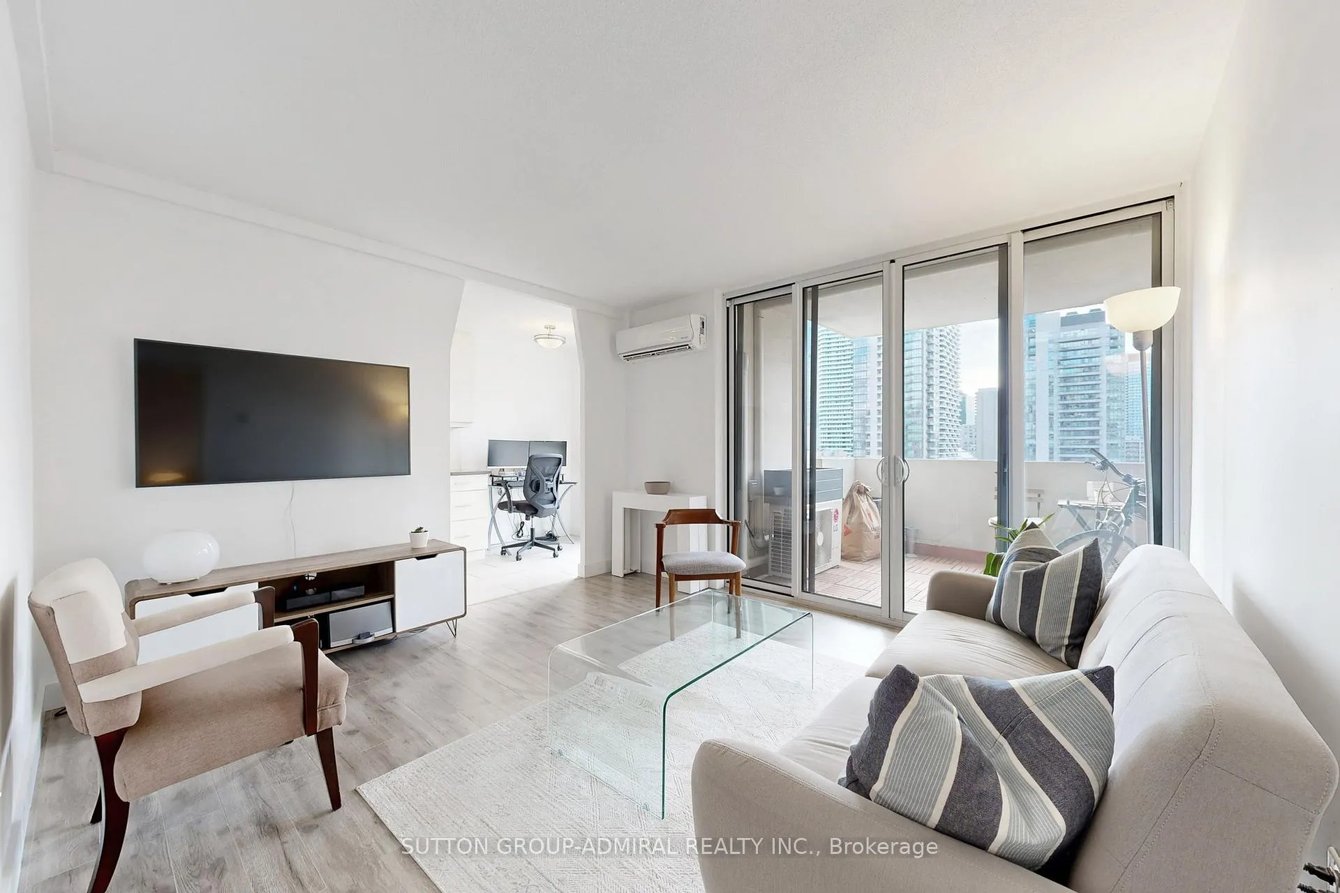Photo 1 of Unit 1509, 40 Homewood Avenue, Toronto, Cabbagetown-South St. James Town — HOMEH