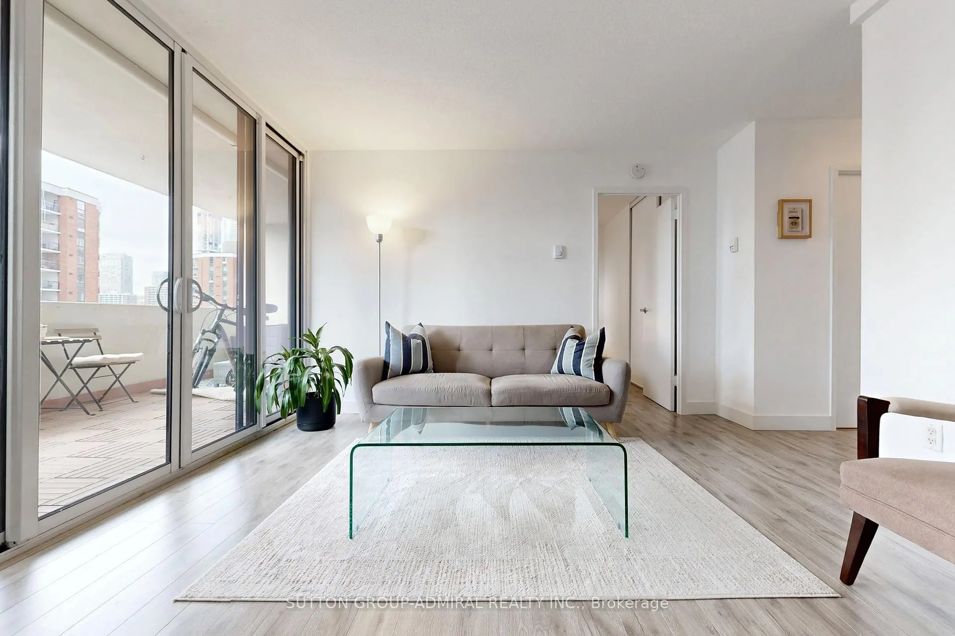Photo 2 of Unit 1509, 40 Homewood Avenue, Toronto, Cabbagetown-South St. James Town — HOMEH