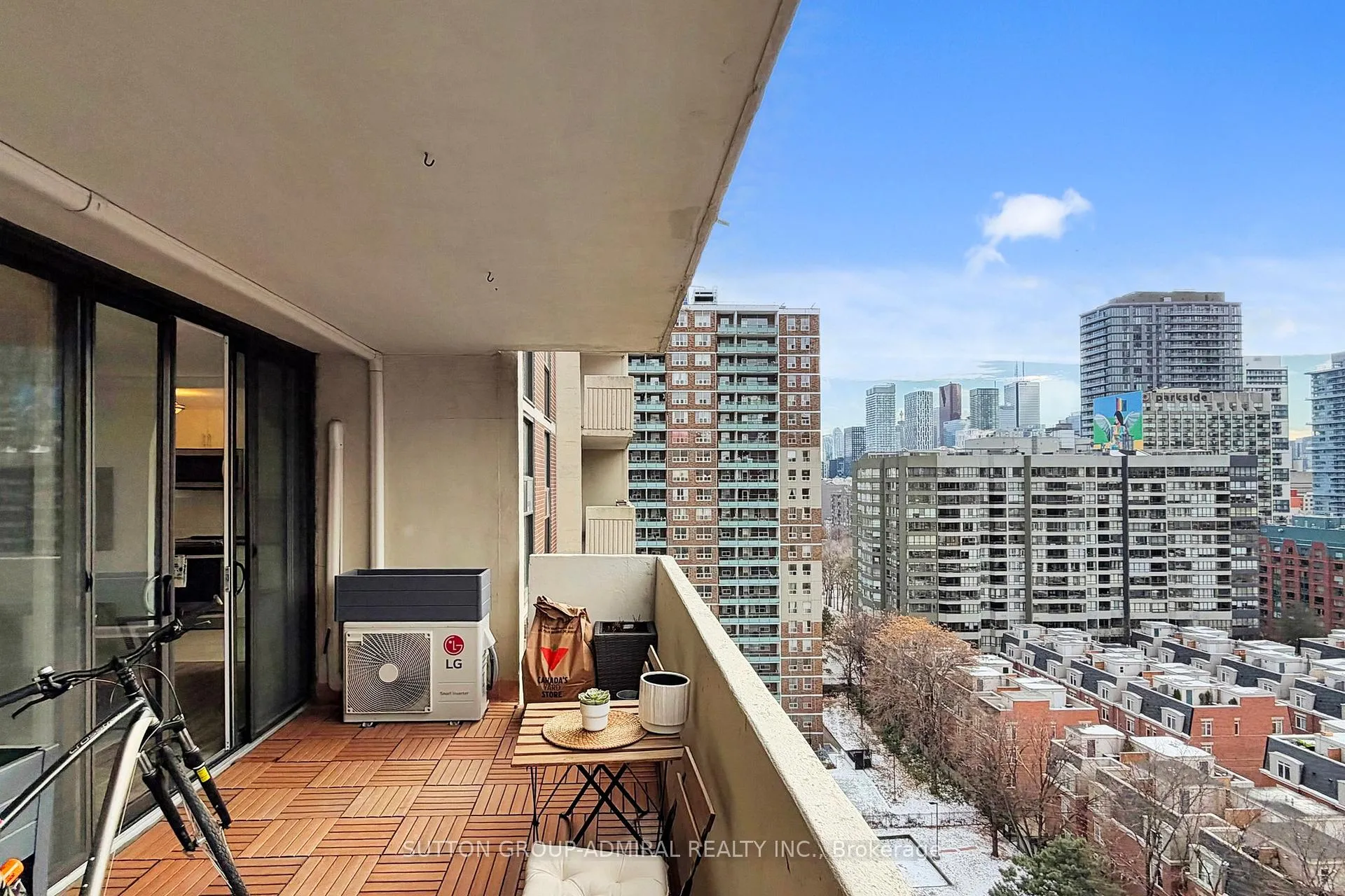 Photo 16 of Unit 1509, 40 Homewood Avenue, Toronto, Cabbagetown-South St. James Town — HOMEH