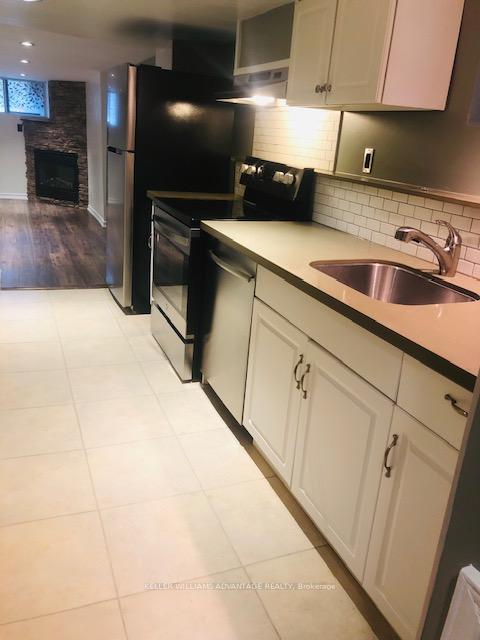 Photo 7 of Unit 4, 54 Waverley Road, Toronto, The Beaches — HOMEH