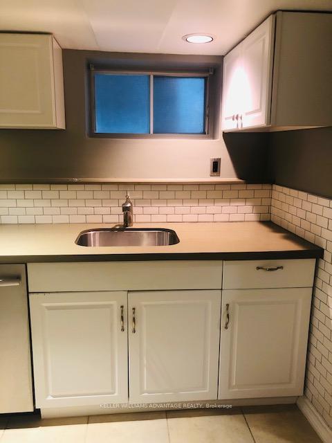 Photo 10 of Unit 4, 54 Waverley Road, Toronto, The Beaches — HOMEH