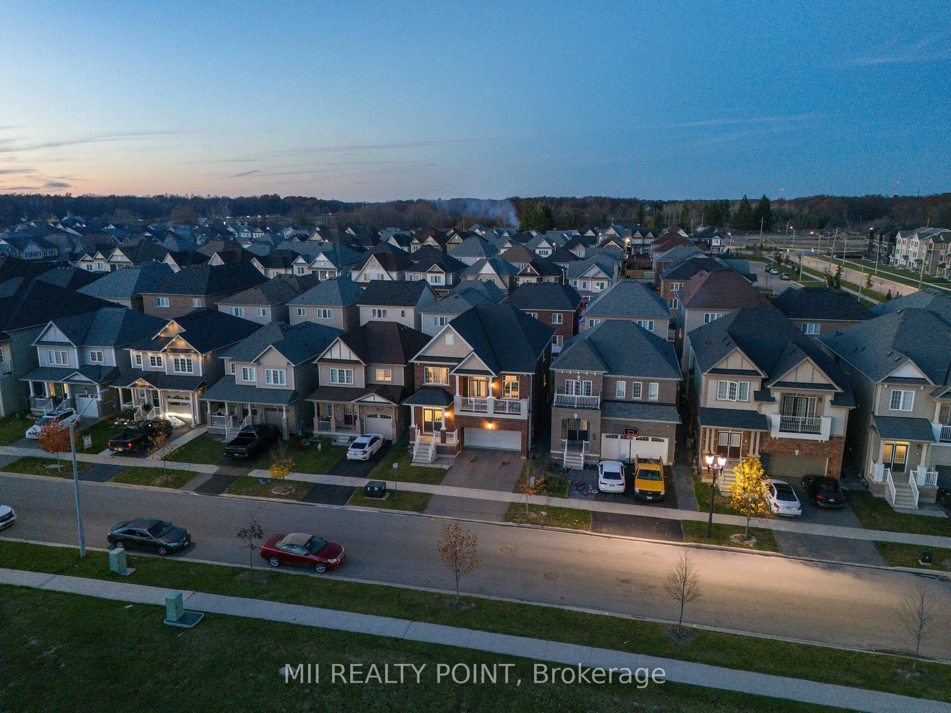 Photo 2 of 10 Alexandra Drive, Thorold, Hurricane/Merrittville — HOMEH