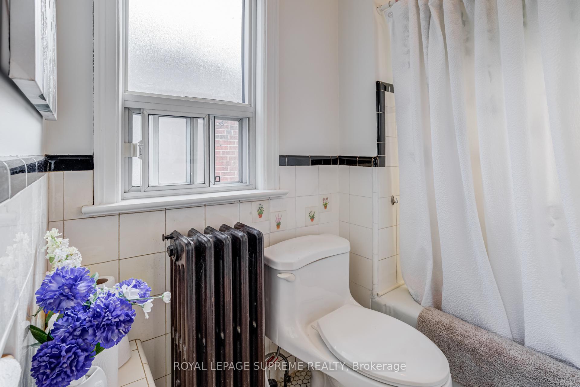 Photo 24 of 152 Parkhurst Boulevard, Toronto, Leaside — HOMEH