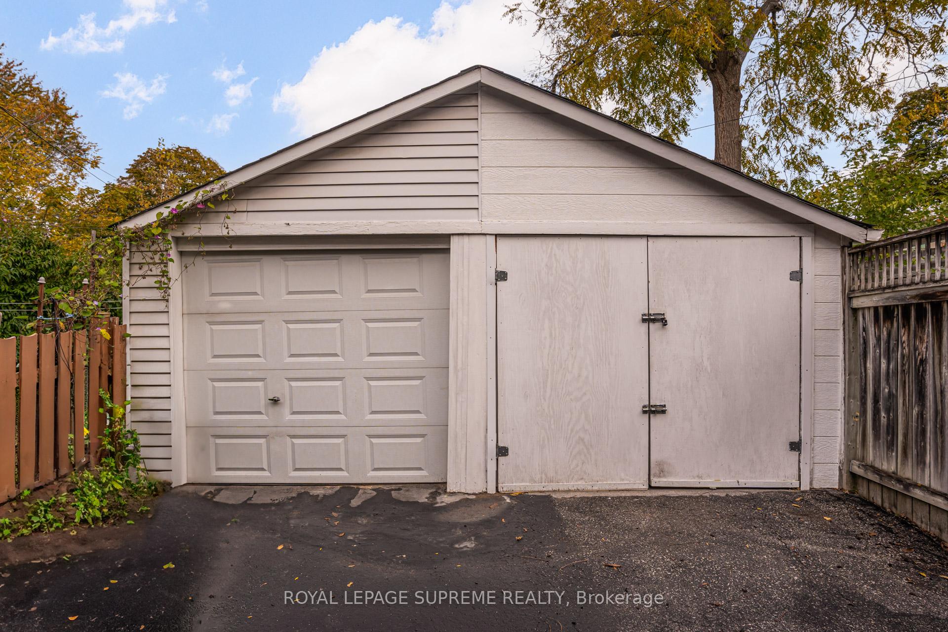 Photo 36 of 152 Parkhurst Boulevard, Toronto, Leaside — HOMEH
