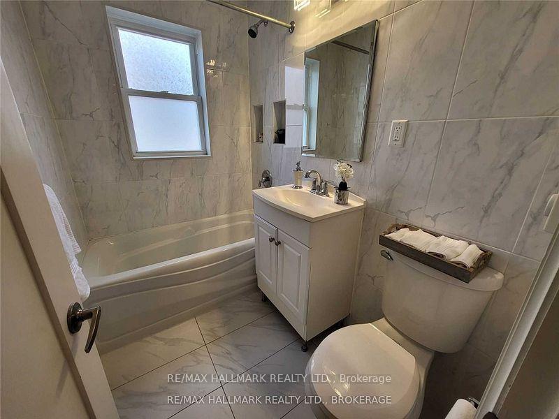 Photo 7 of Unit Main, 8 Bonfield Avenue, Toronto, The Beaches — HOMEH