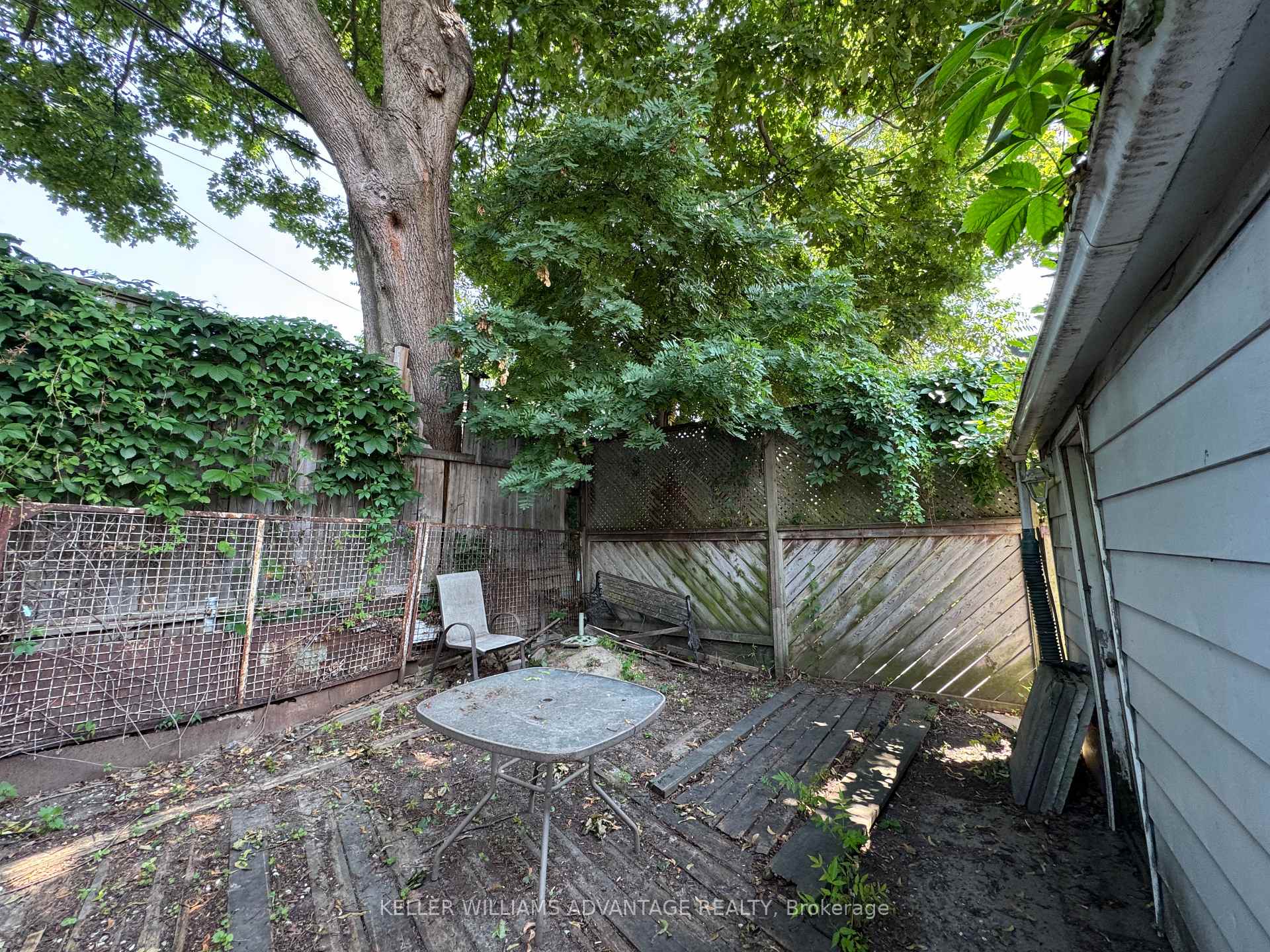Photo 10 of 587 Craven Road, Toronto, Greenwood-Coxwell — HOMEH