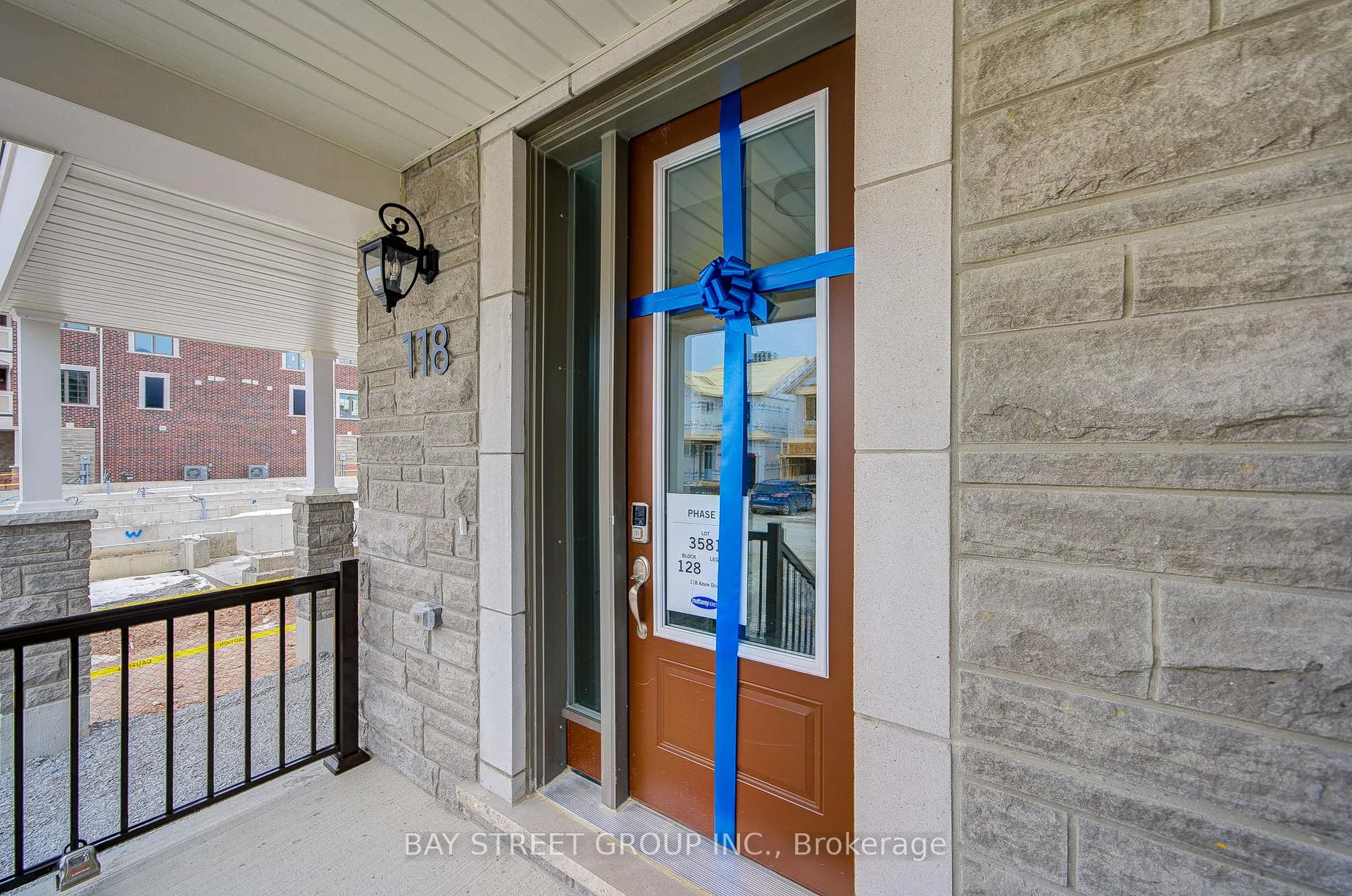 Photo 3 of 118 Azure Drive, Markham, Rural Markham — HOMEH