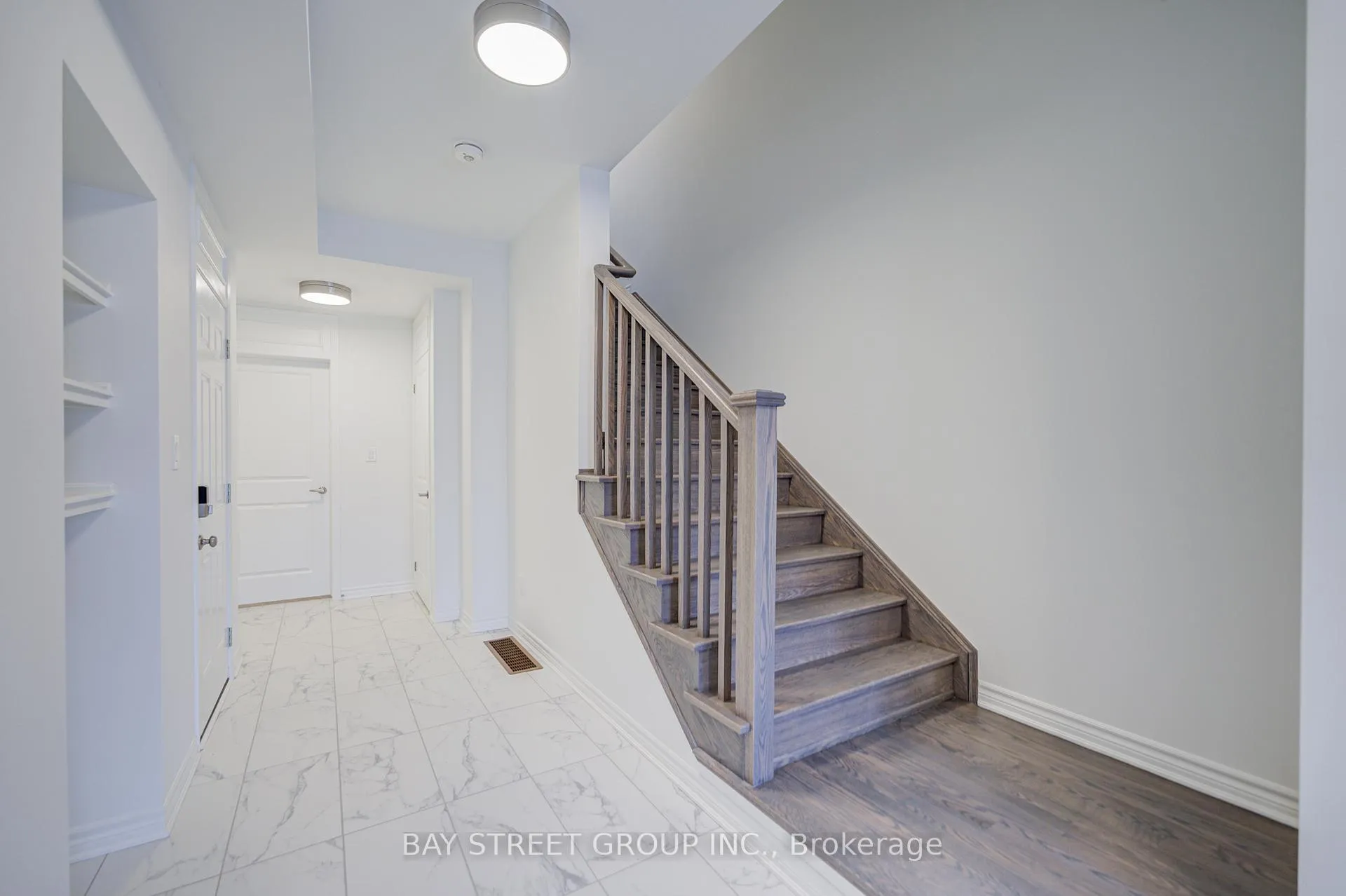 Photo 5 of 118 Azure Drive, Markham, Rural Markham — HOMEH