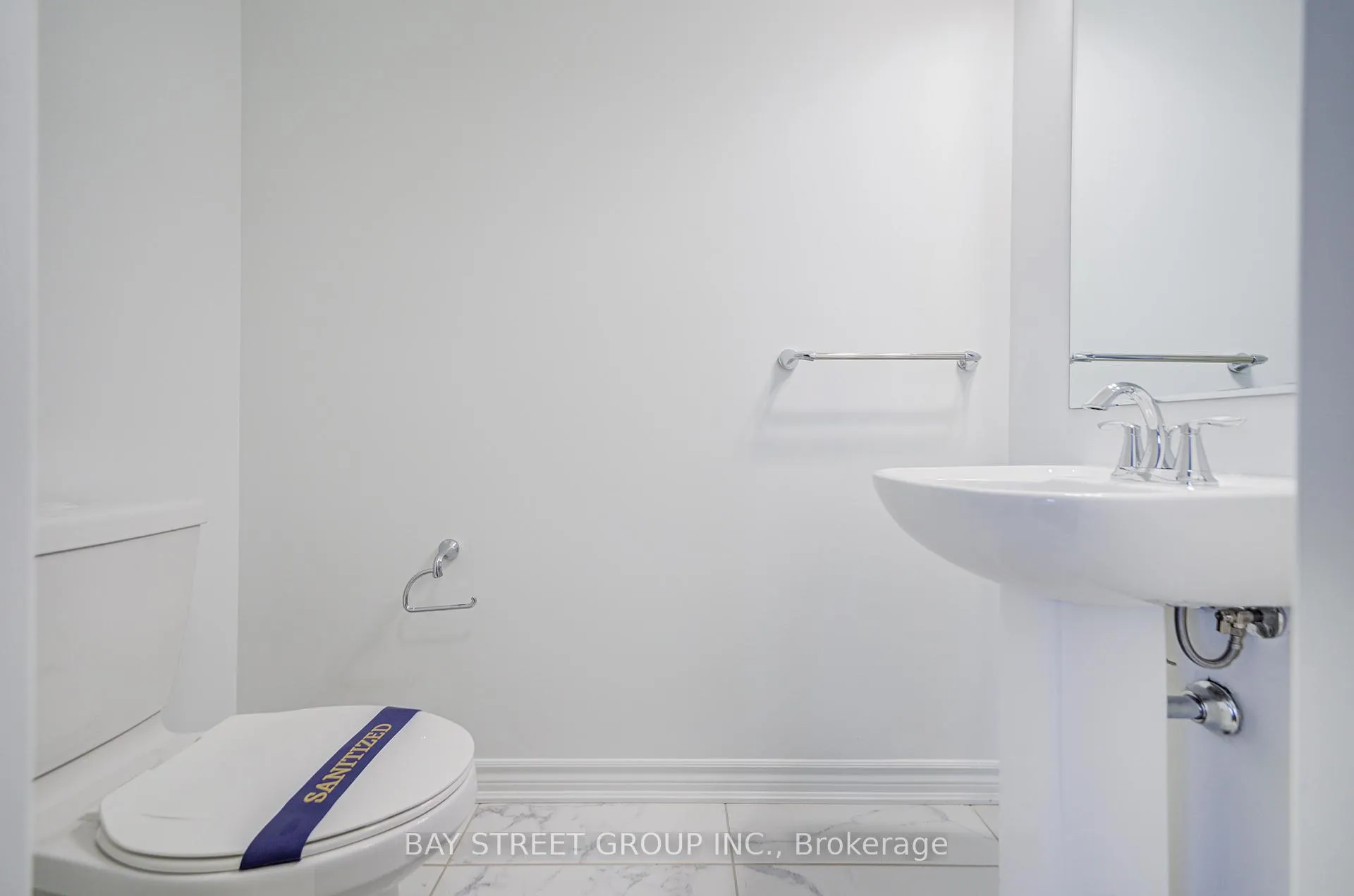 Photo 10 of 118 Azure Drive, Markham, Rural Markham — HOMEH
