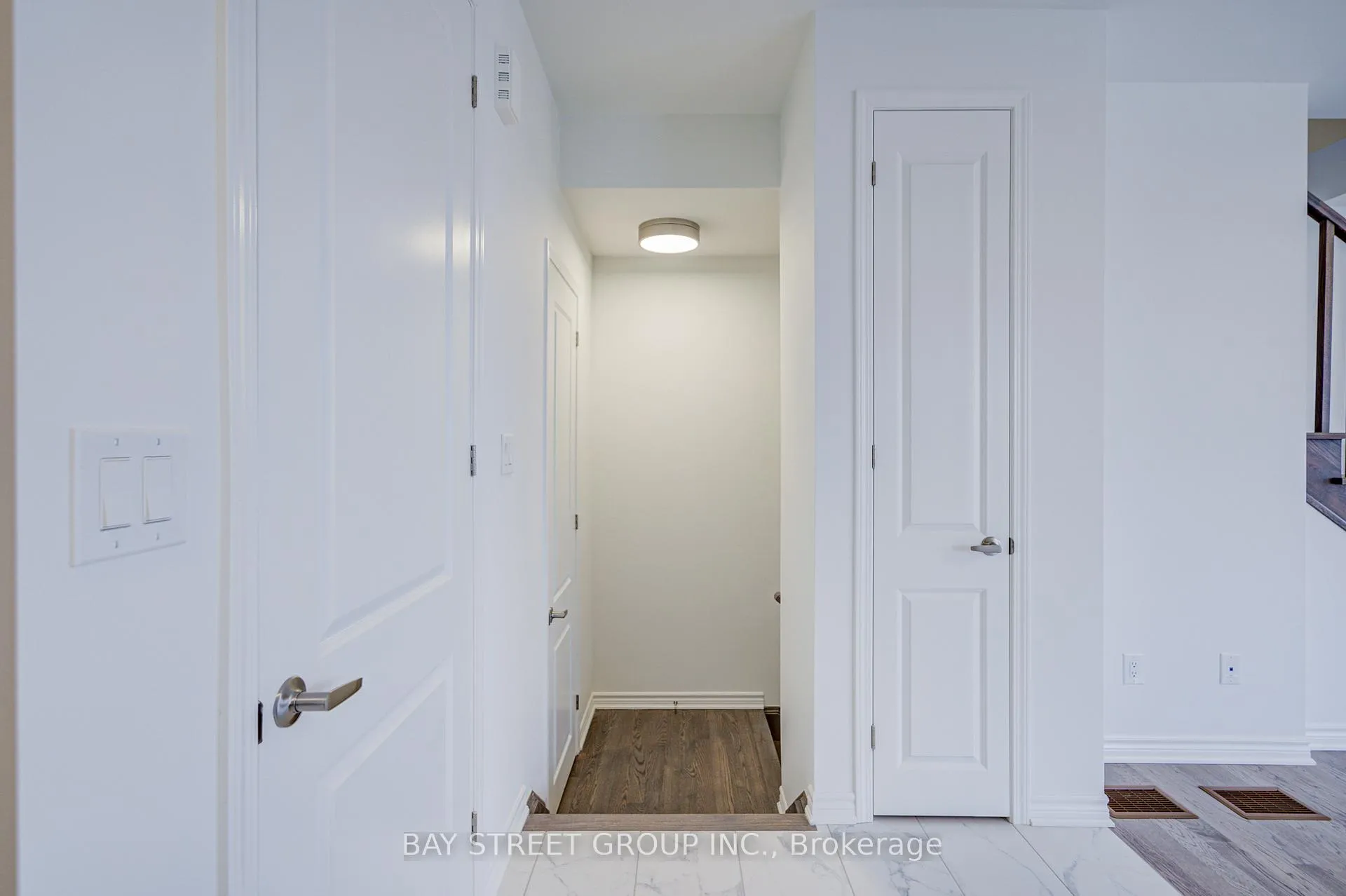 Photo 12 of 118 Azure Drive, Markham, Rural Markham — HOMEH