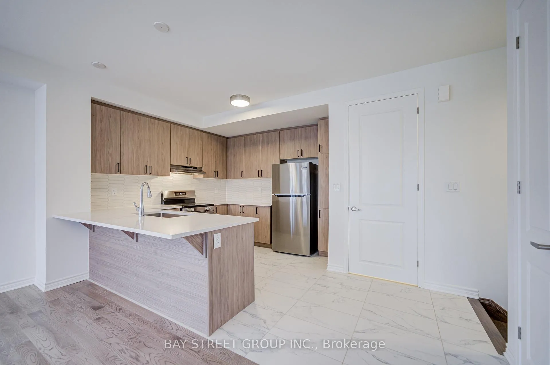 Photo 14 of 118 Azure Drive, Markham, Rural Markham — HOMEH