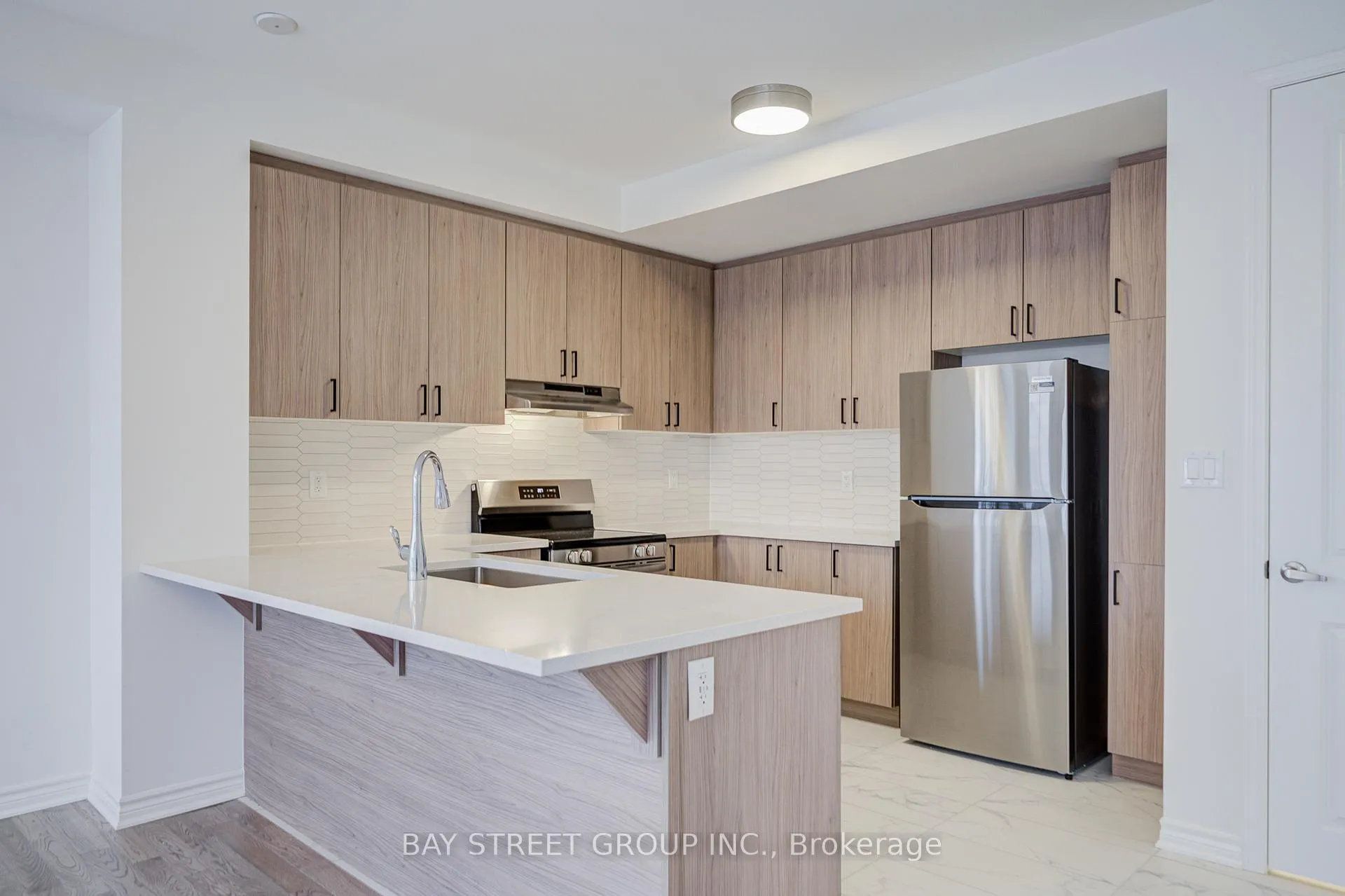 Photo 17 of 118 Azure Drive, Markham, Rural Markham — HOMEH