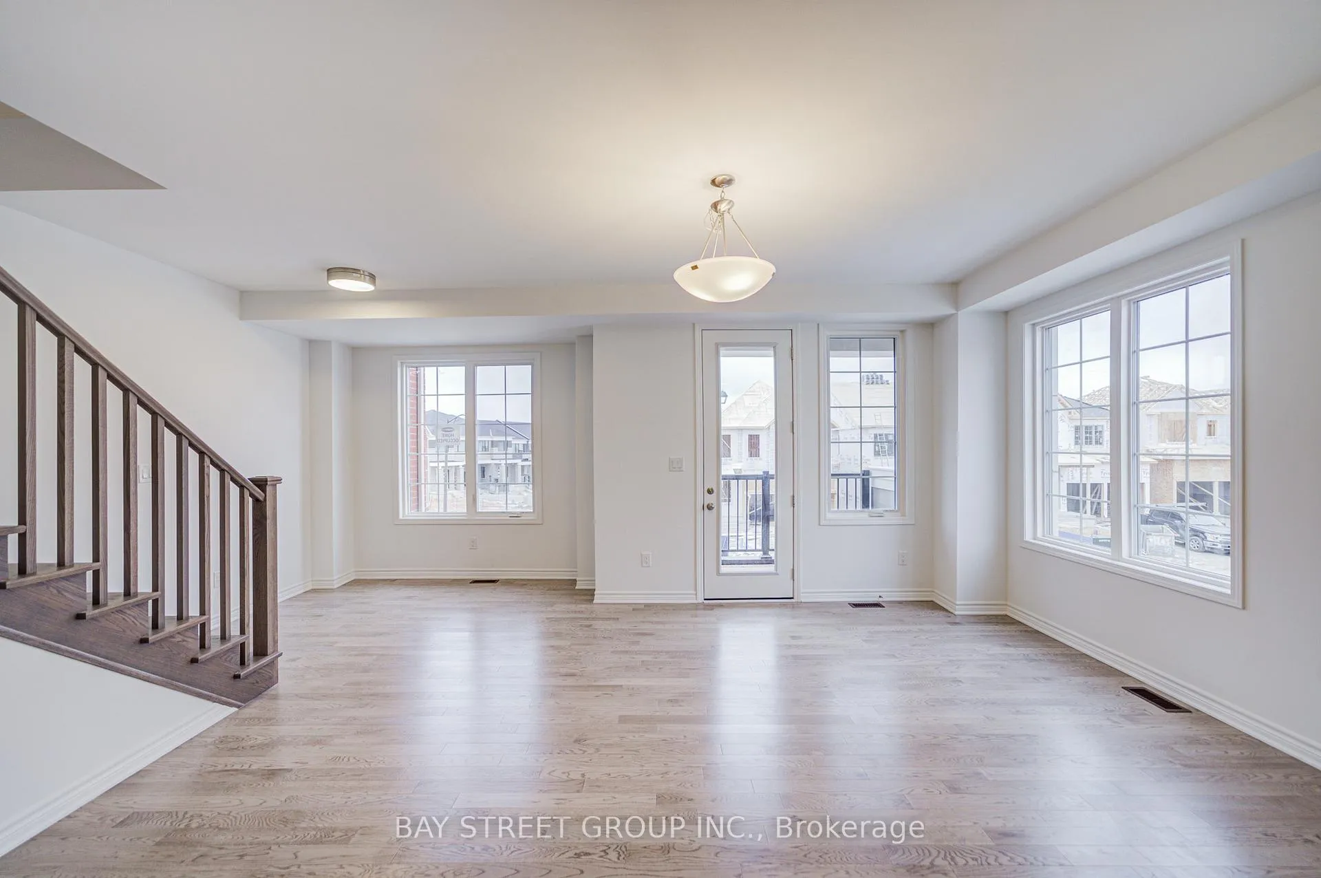 Photo 21 of 118 Azure Drive, Markham, Rural Markham — HOMEH