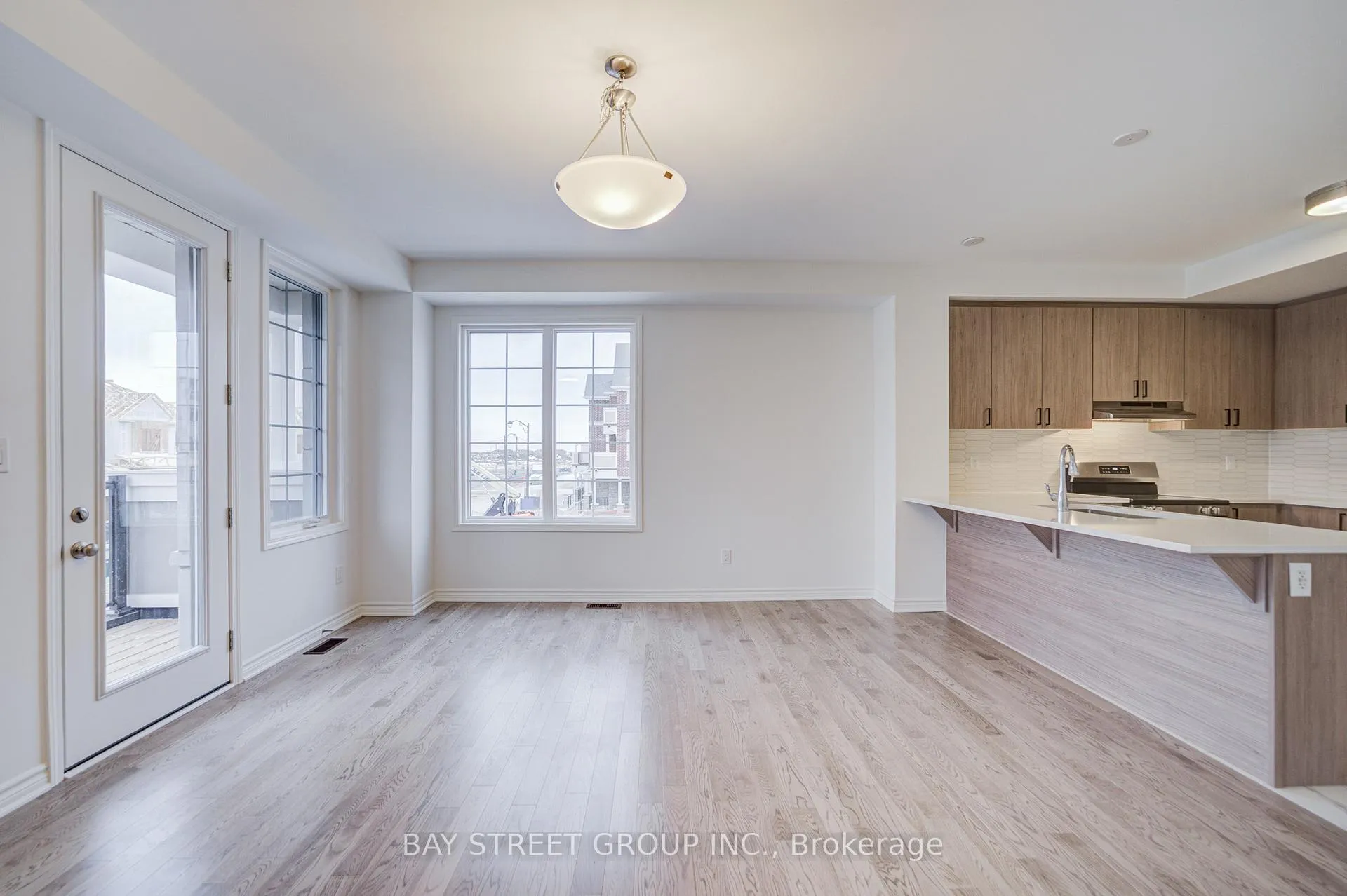 Photo 24 of 118 Azure Drive, Markham, Rural Markham — HOMEH