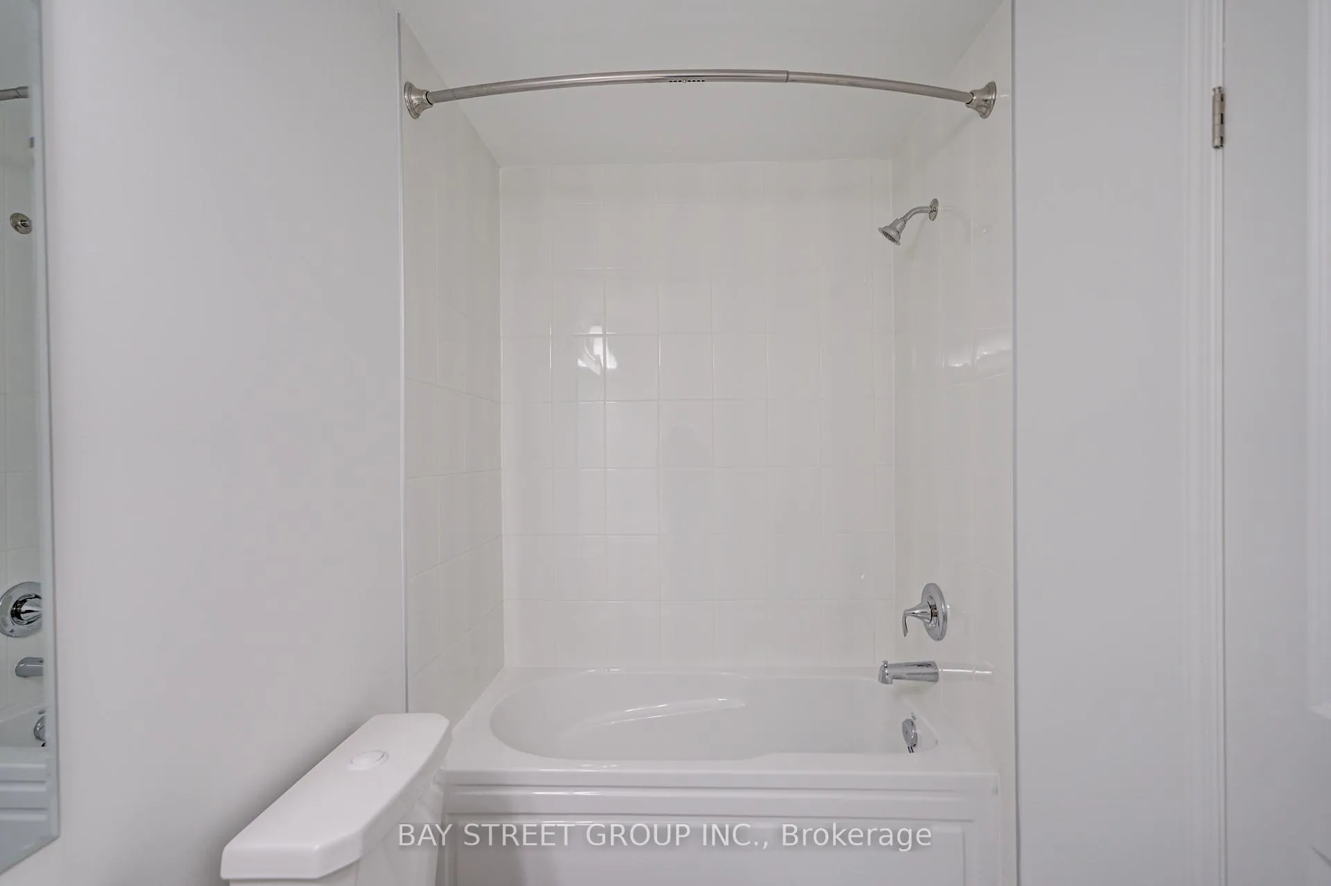Photo 33 of 118 Azure Drive, Markham, Rural Markham — HOMEH