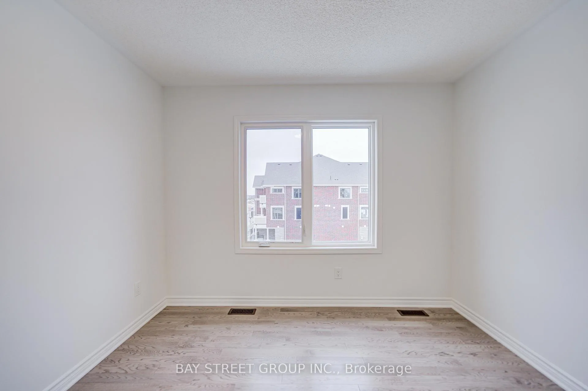 Photo 35 of 118 Azure Drive, Markham, Rural Markham — HOMEH