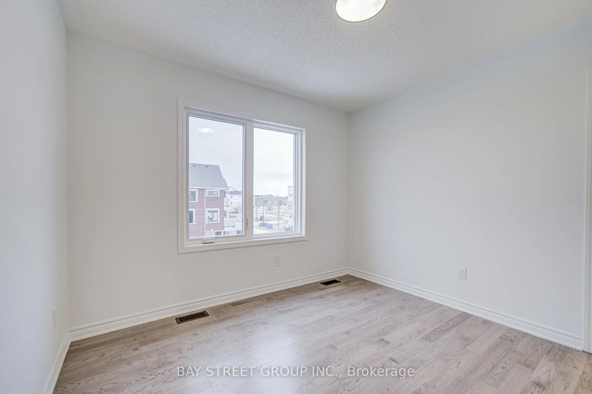 Photo 37 of 118 Azure Drive, Markham, Rural Markham — HOMEH