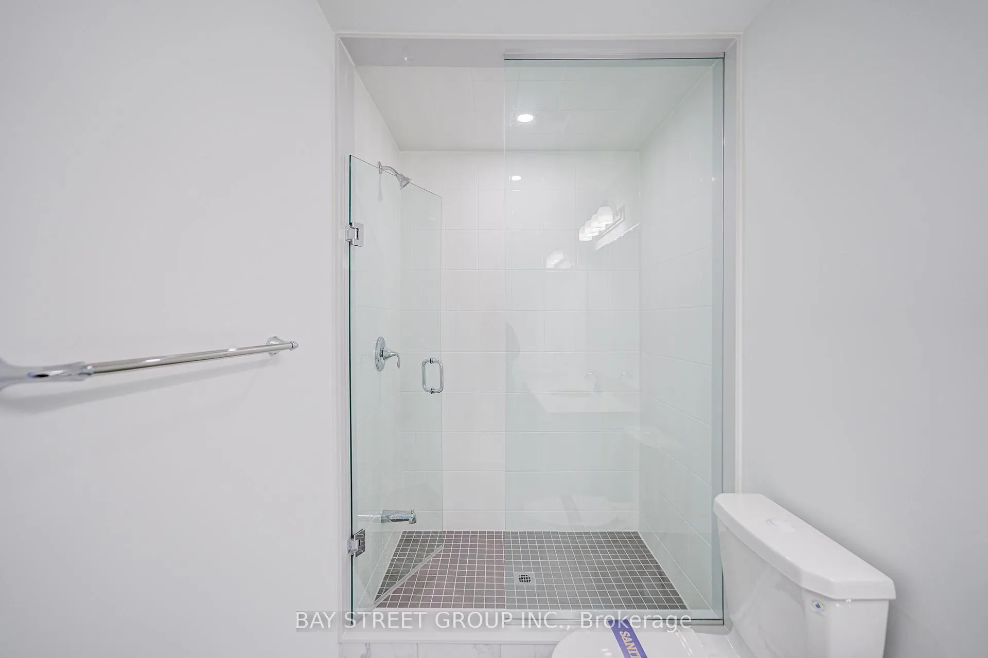 Photo 40 of 118 Azure Drive, Markham, Rural Markham — HOMEH
