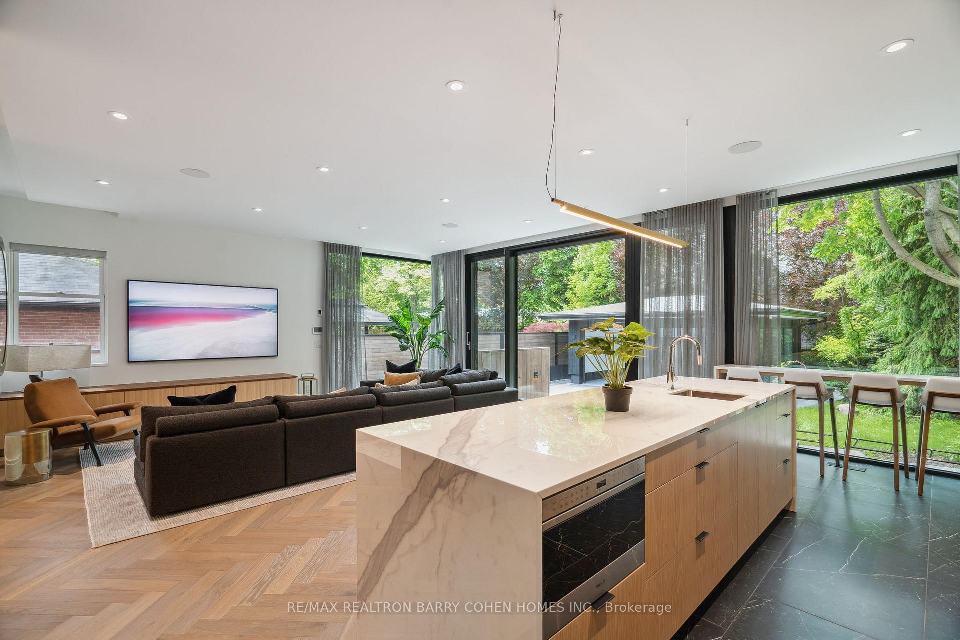 Photo 12 of 135 Crescent Road, Toronto, Rosedale-Moore Park — HOMEH
