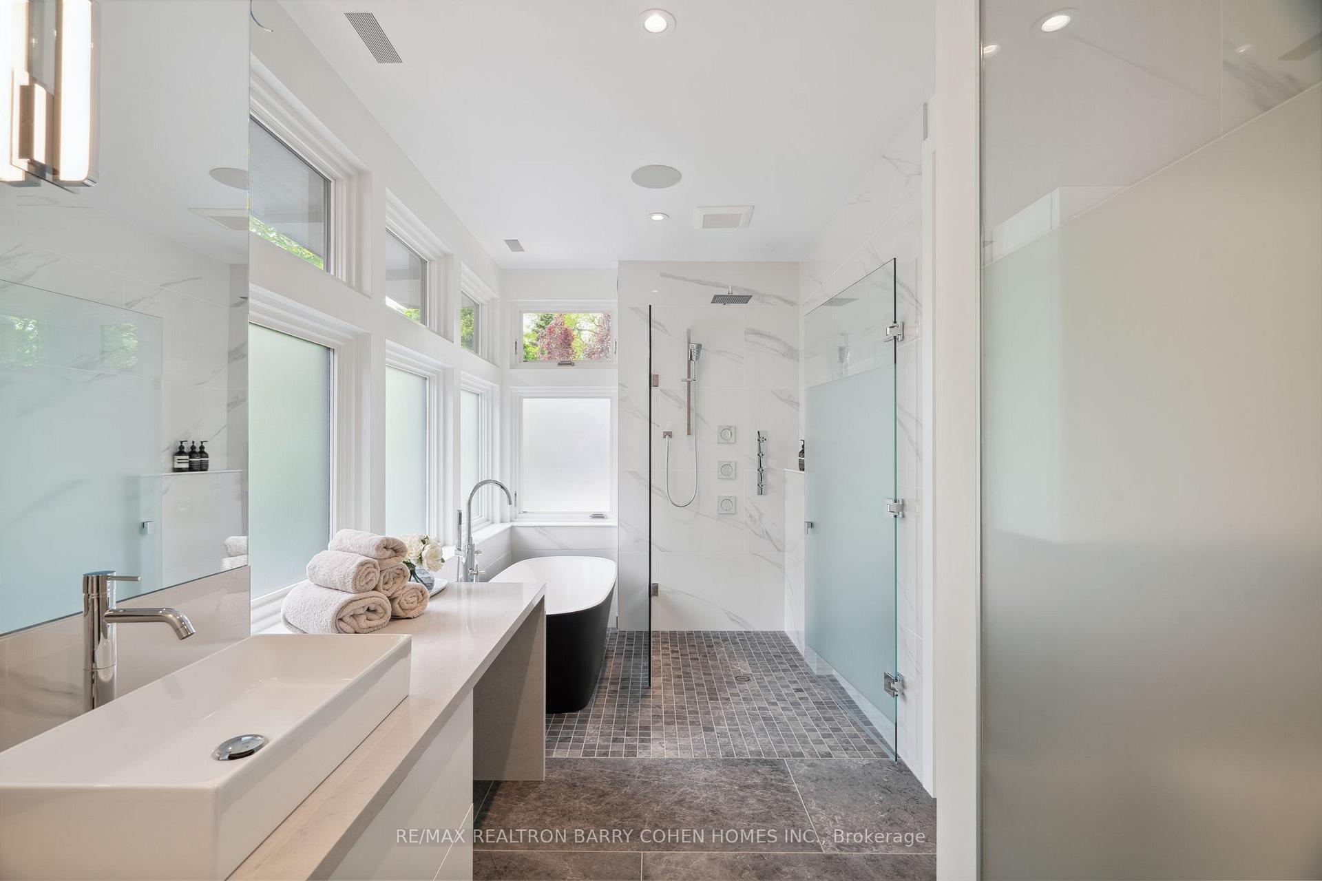 Photo 19 of 135 Crescent Road, Toronto, Rosedale-Moore Park — HOMEH