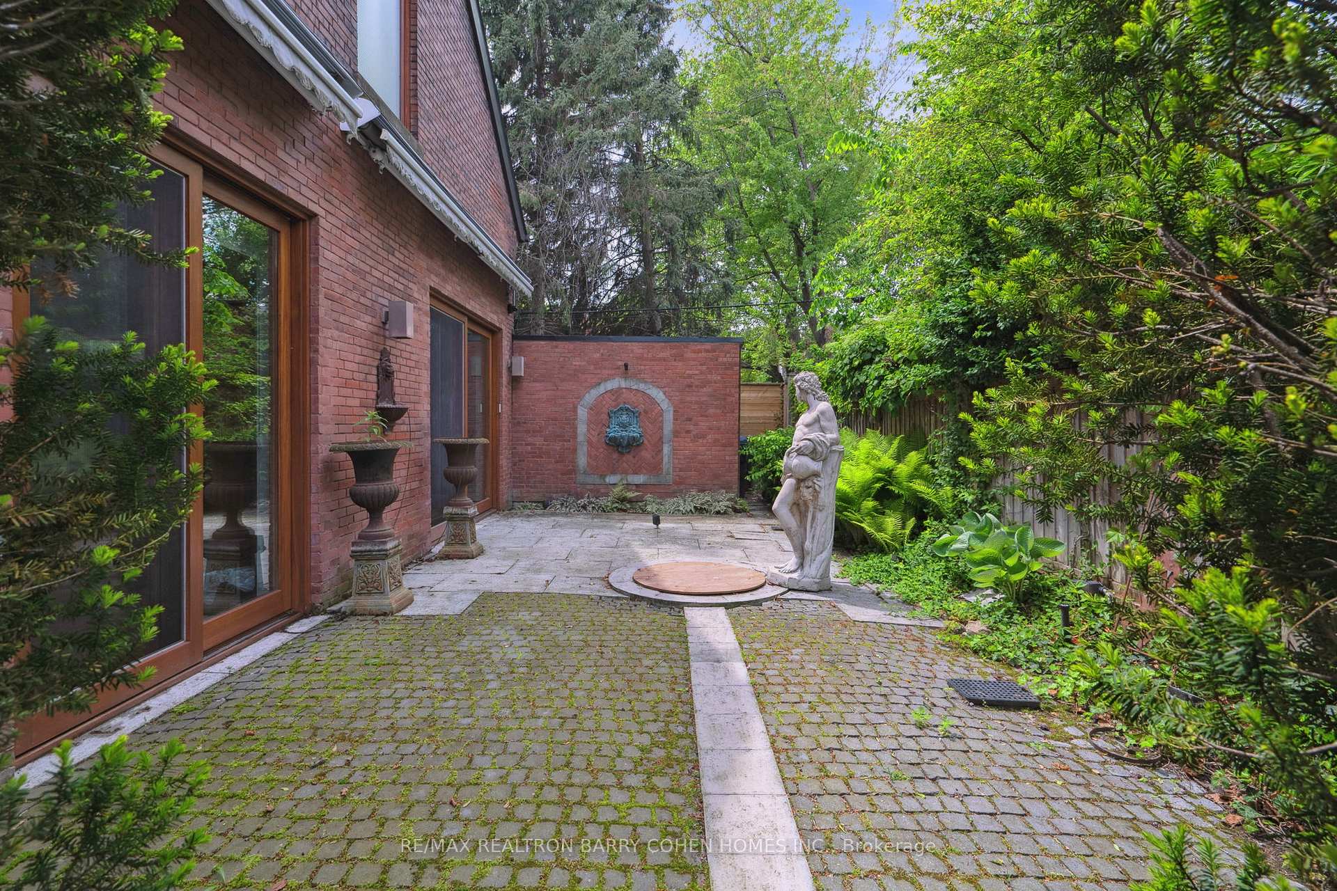 Photo 32 of 135 Crescent Road, Toronto, Rosedale-Moore Park — HOMEH