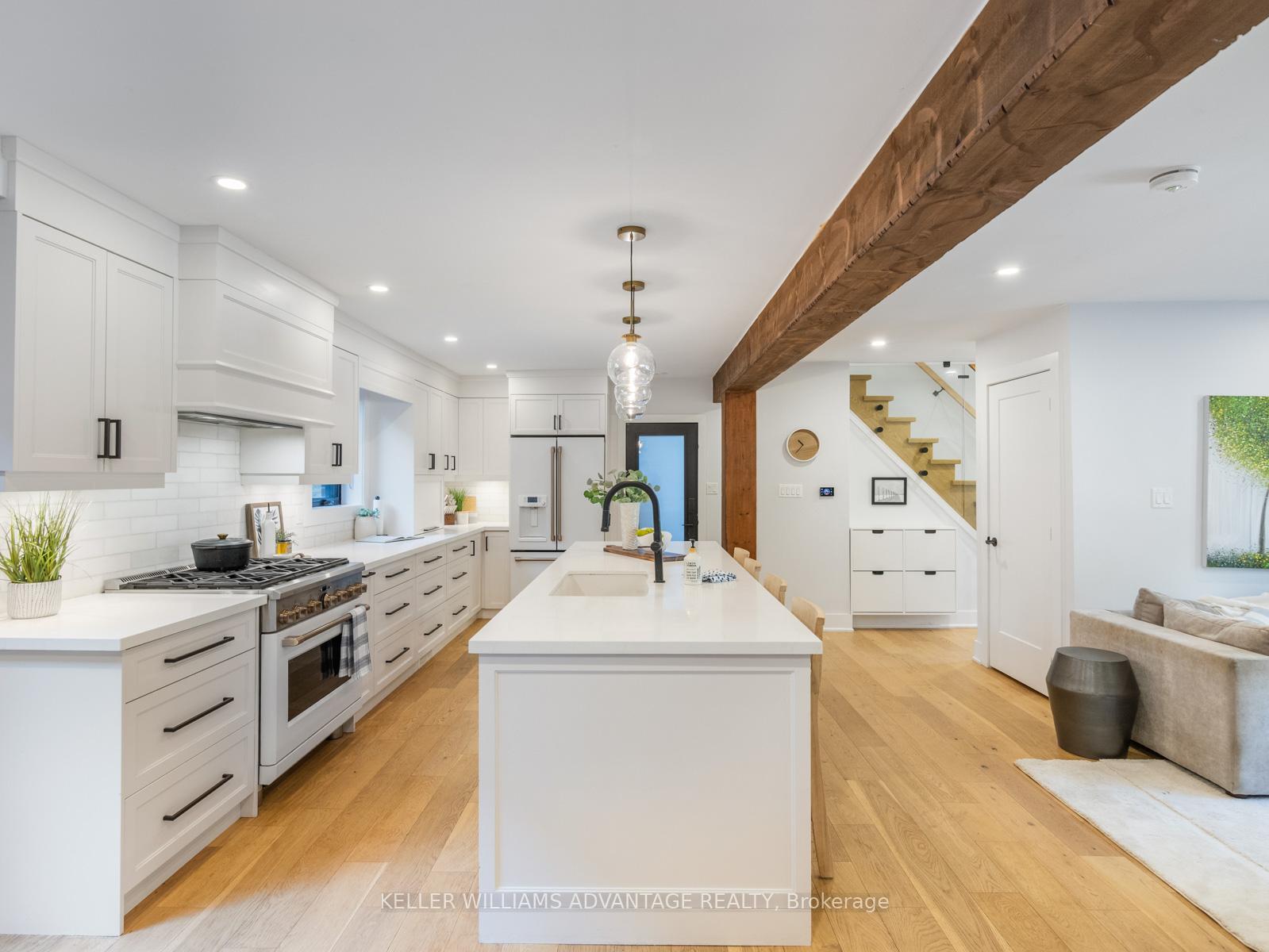 Photo 11 of 93 Glen Davis Crescent, Toronto, East End-Danforth — HOMEH