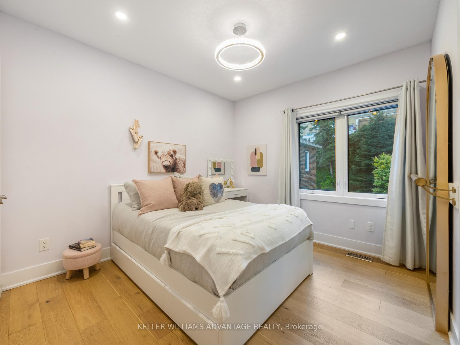 Photo 24 of 93 Glen Davis Crescent, Toronto, East End-Danforth — HOMEH