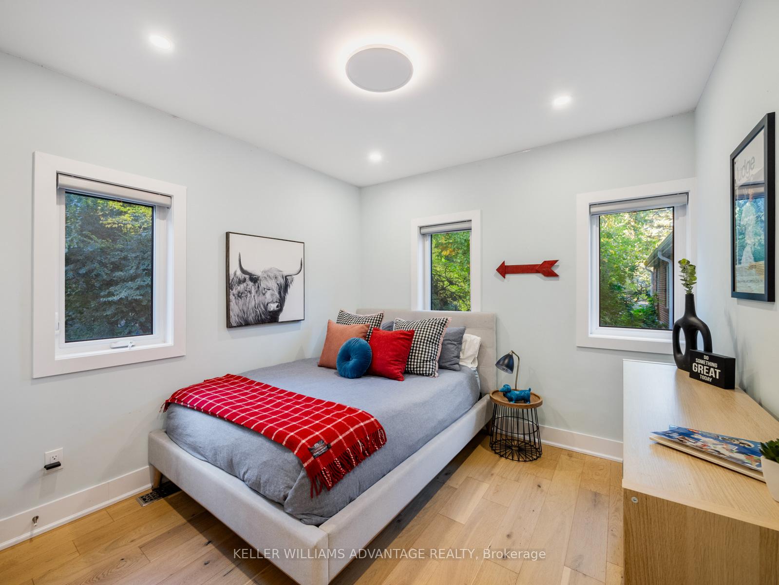 Photo 29 of 93 Glen Davis Crescent, Toronto, East End-Danforth — HOMEH