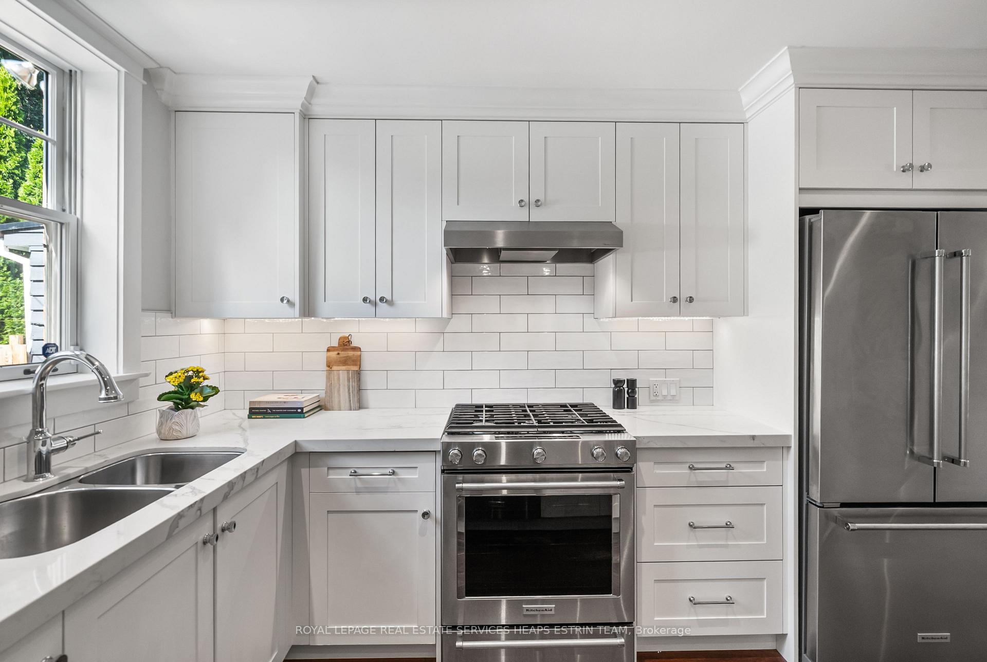 Photo 10 of 256 Rumsey Road, Toronto, Leaside — HOMEH